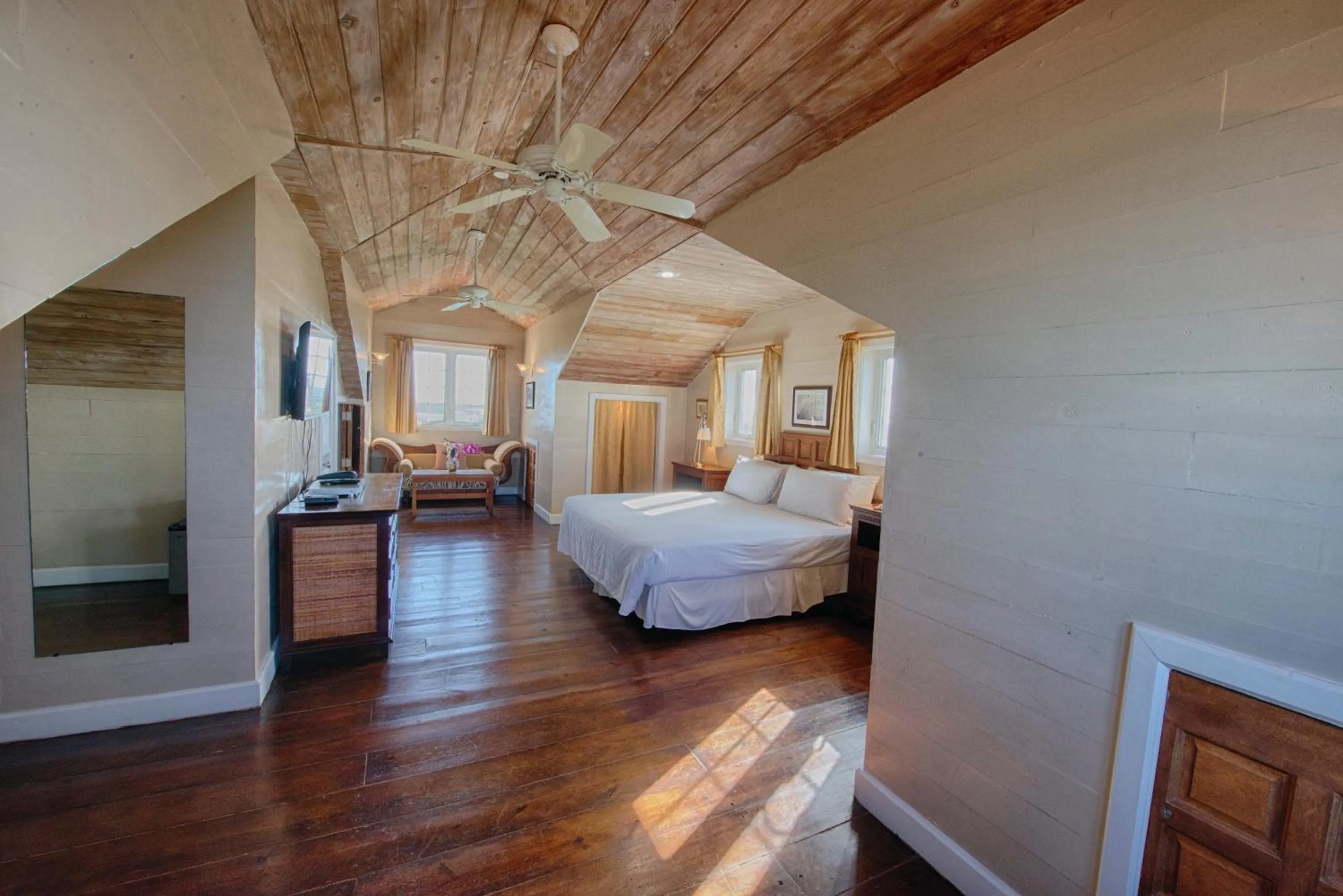 Photo of the whole room, Bed in A Stone's Throw Away