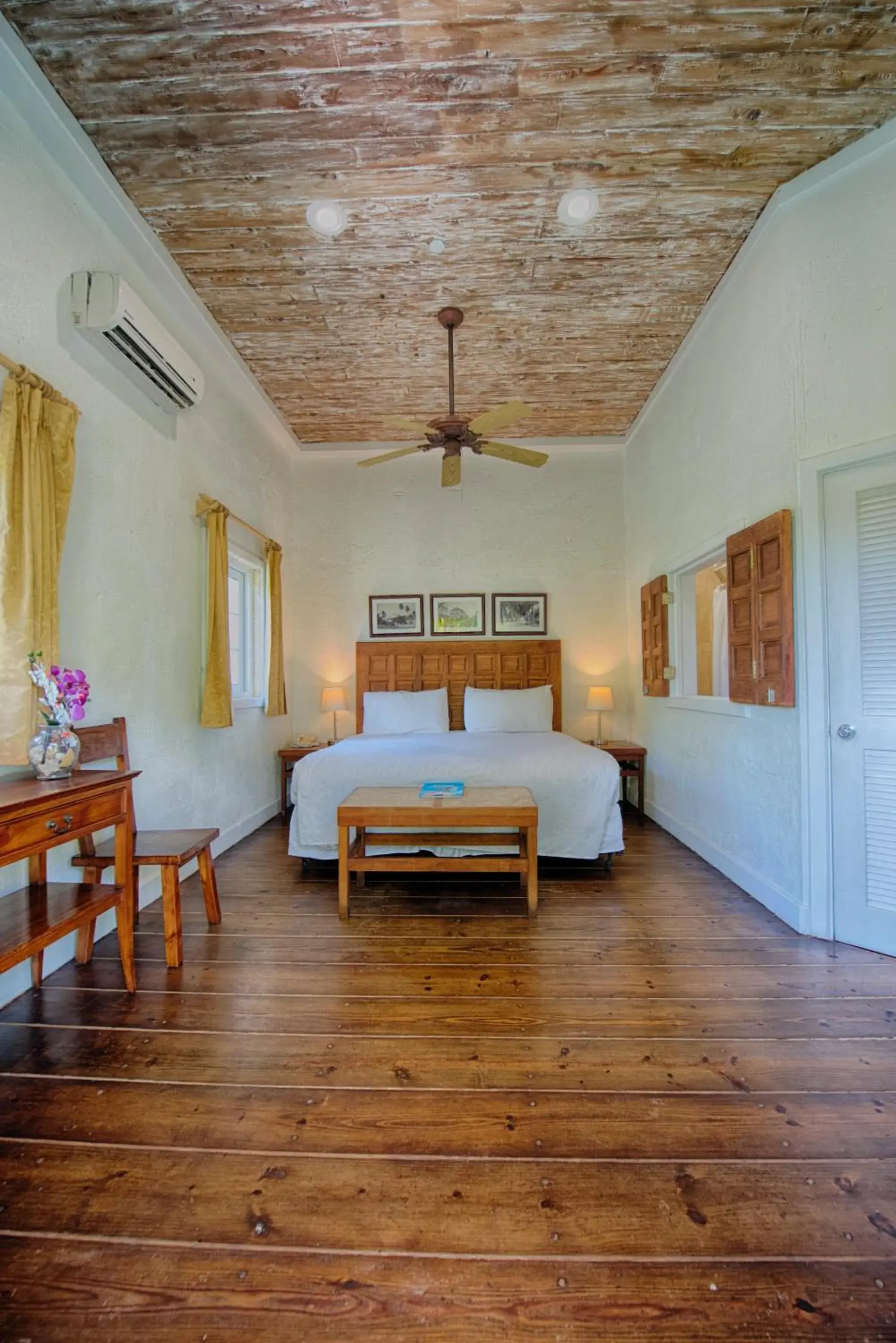 King Room with Garden View in A Stone's Throw Away King Room with Garden View in A Stone's Throw Away