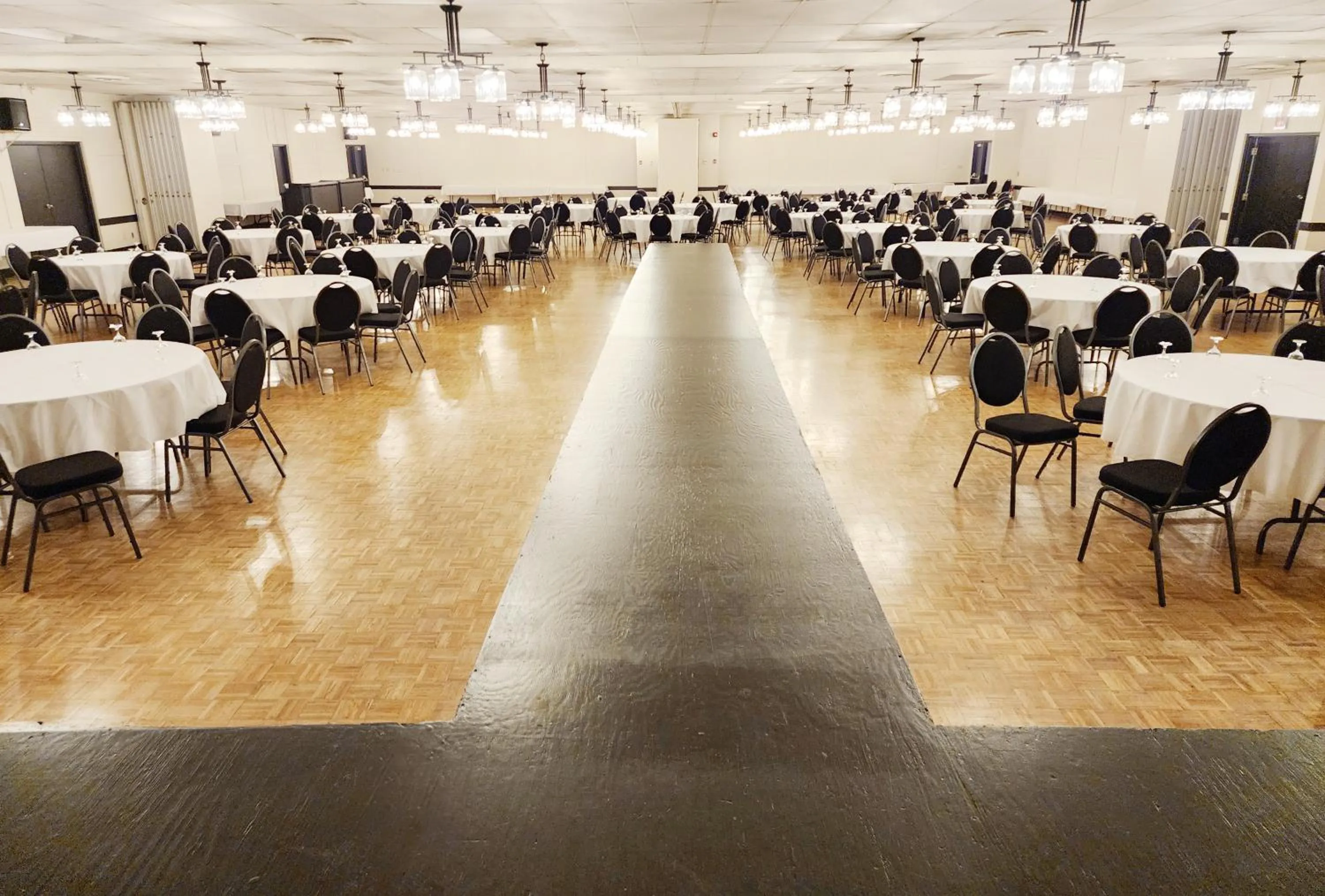 Days Inn & Conference Centre by Wyndham Camrose Norsemen