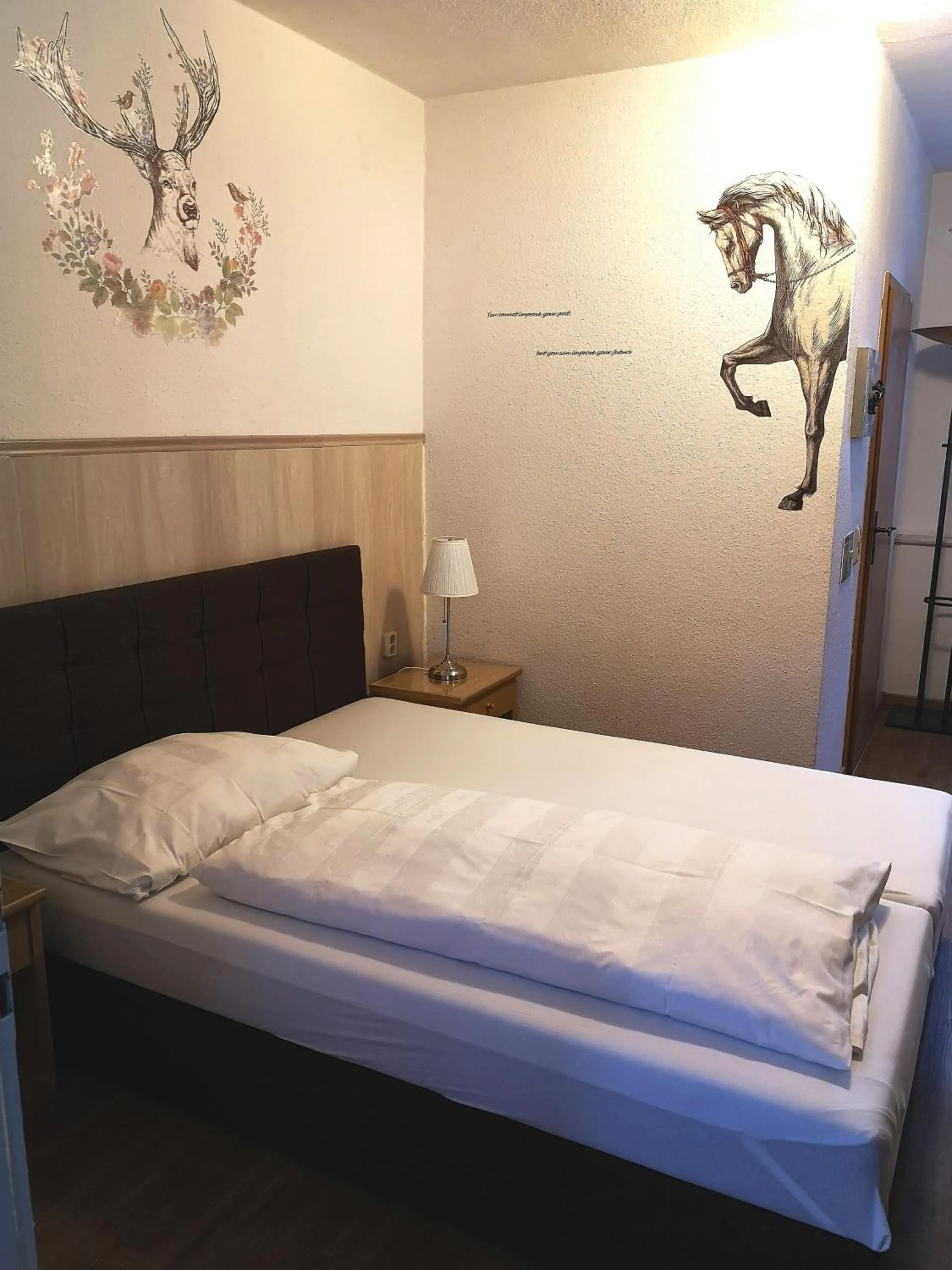 Bed in Hotel Hohenstein -Radweg-Messe-Baldeneysee