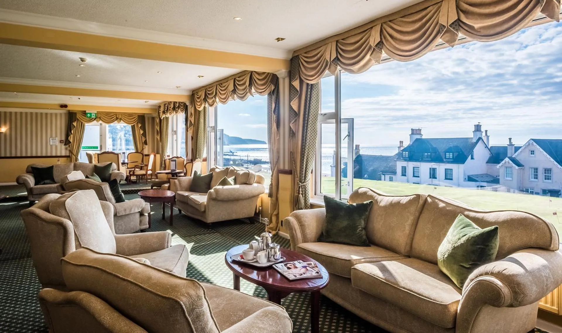 Lounge or bar in The Victoria Hotel & Source Spa