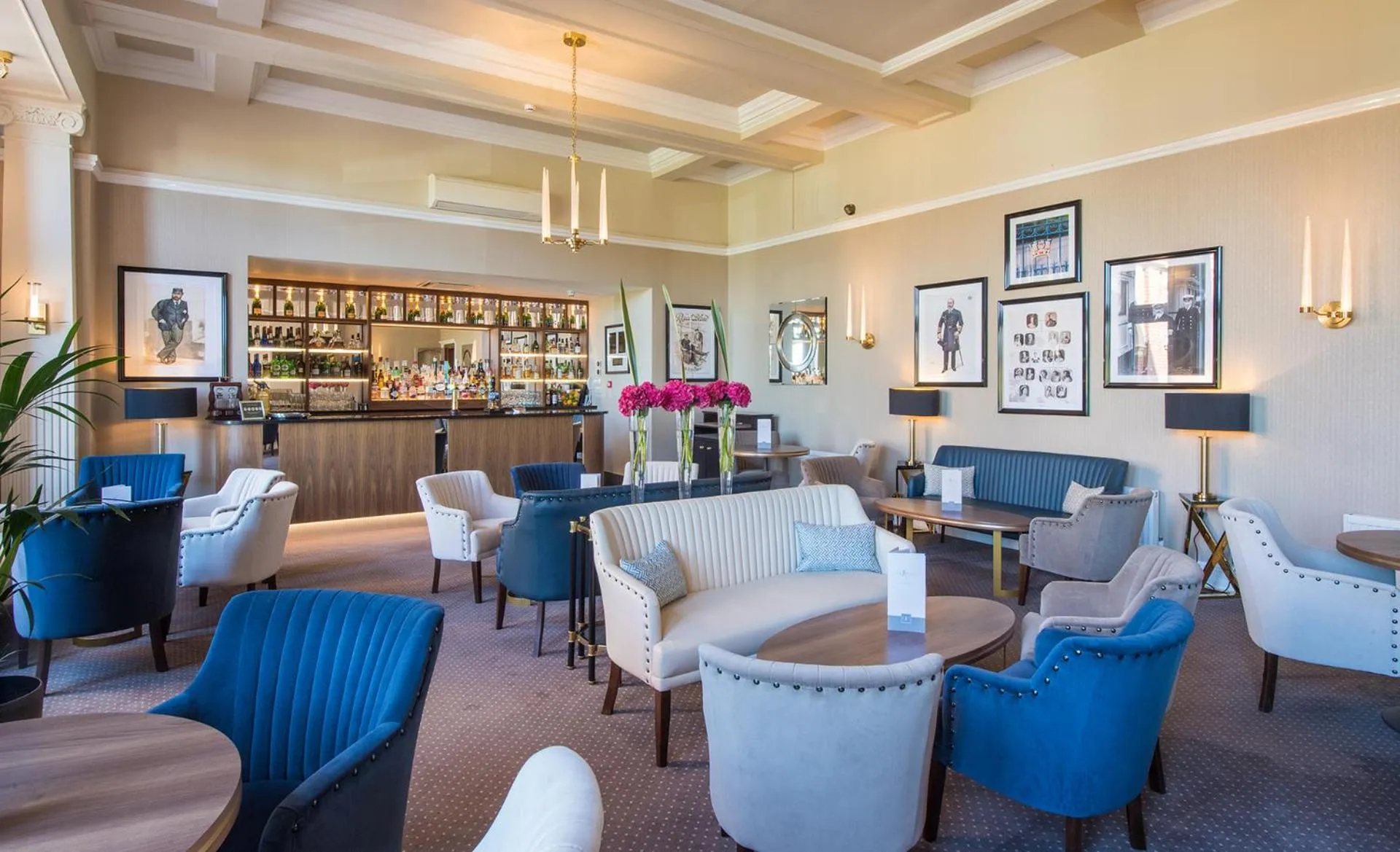 Lounge or bar in The Victoria Hotel & Source Spa