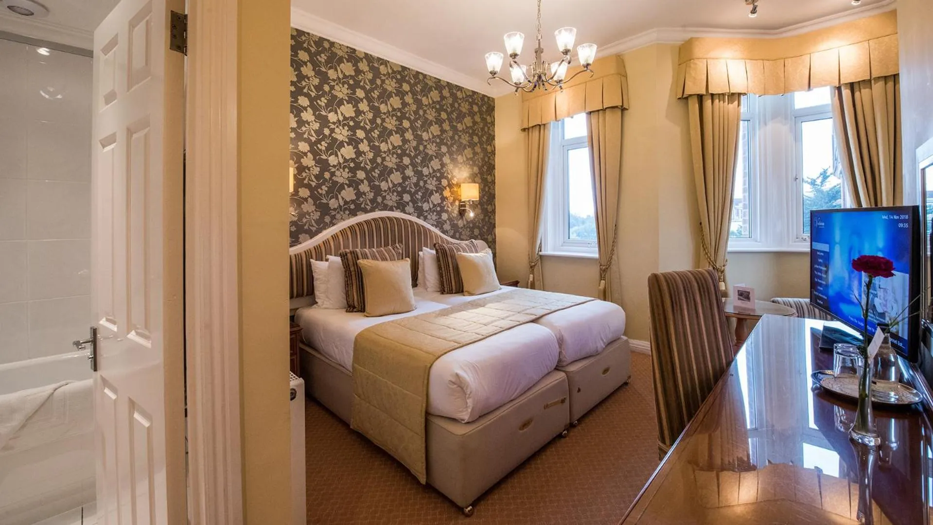 Photo of the whole room, Bed in The Victoria Hotel & Source Spa