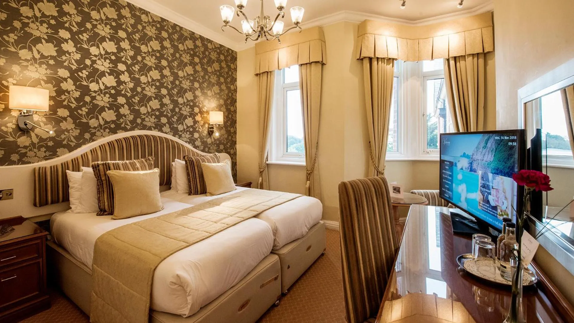 Photo of the whole room, Bed in The Victoria Hotel & Source Spa