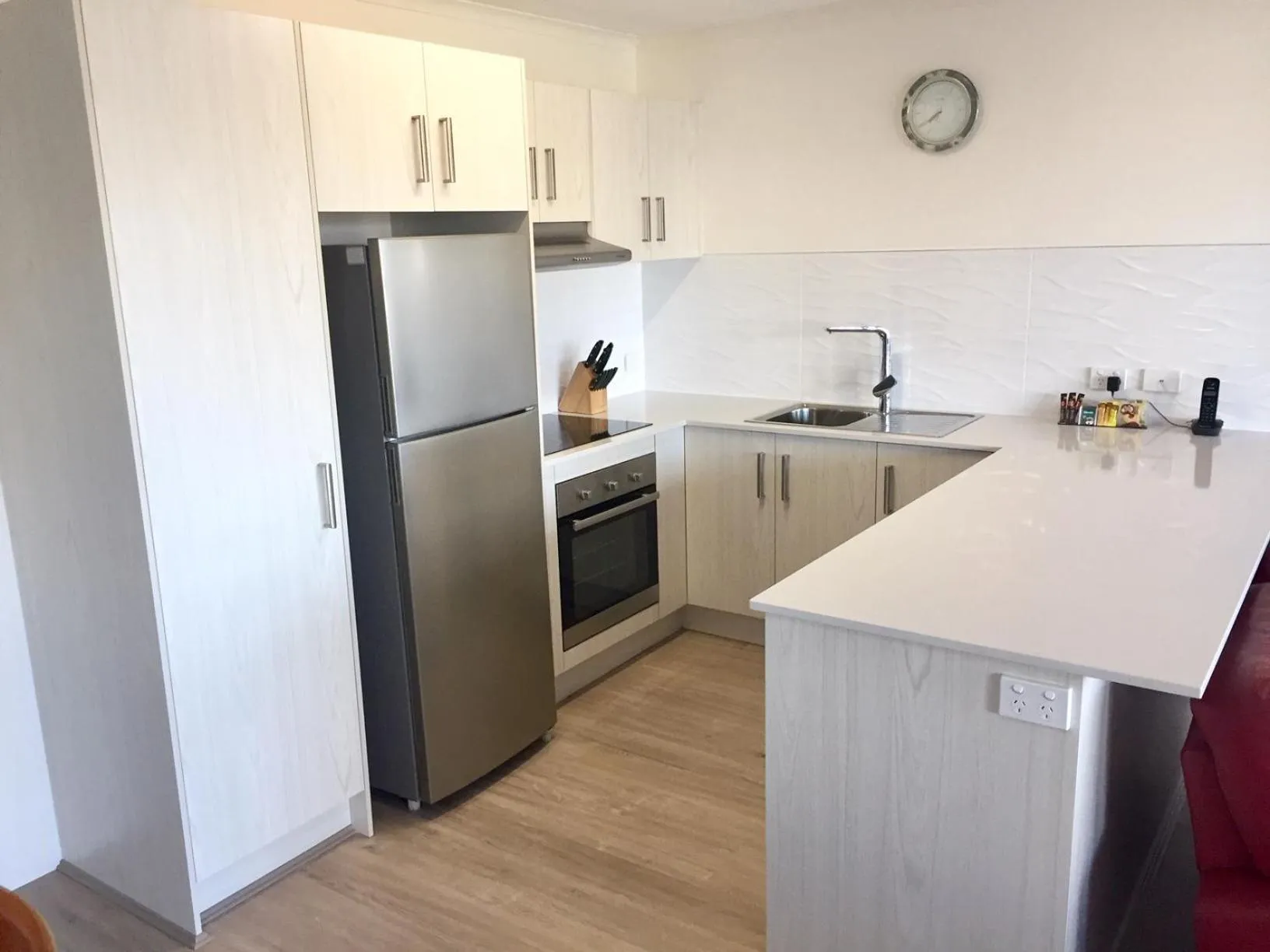 Kitchen or kitchenette in Coral Sea Apartments