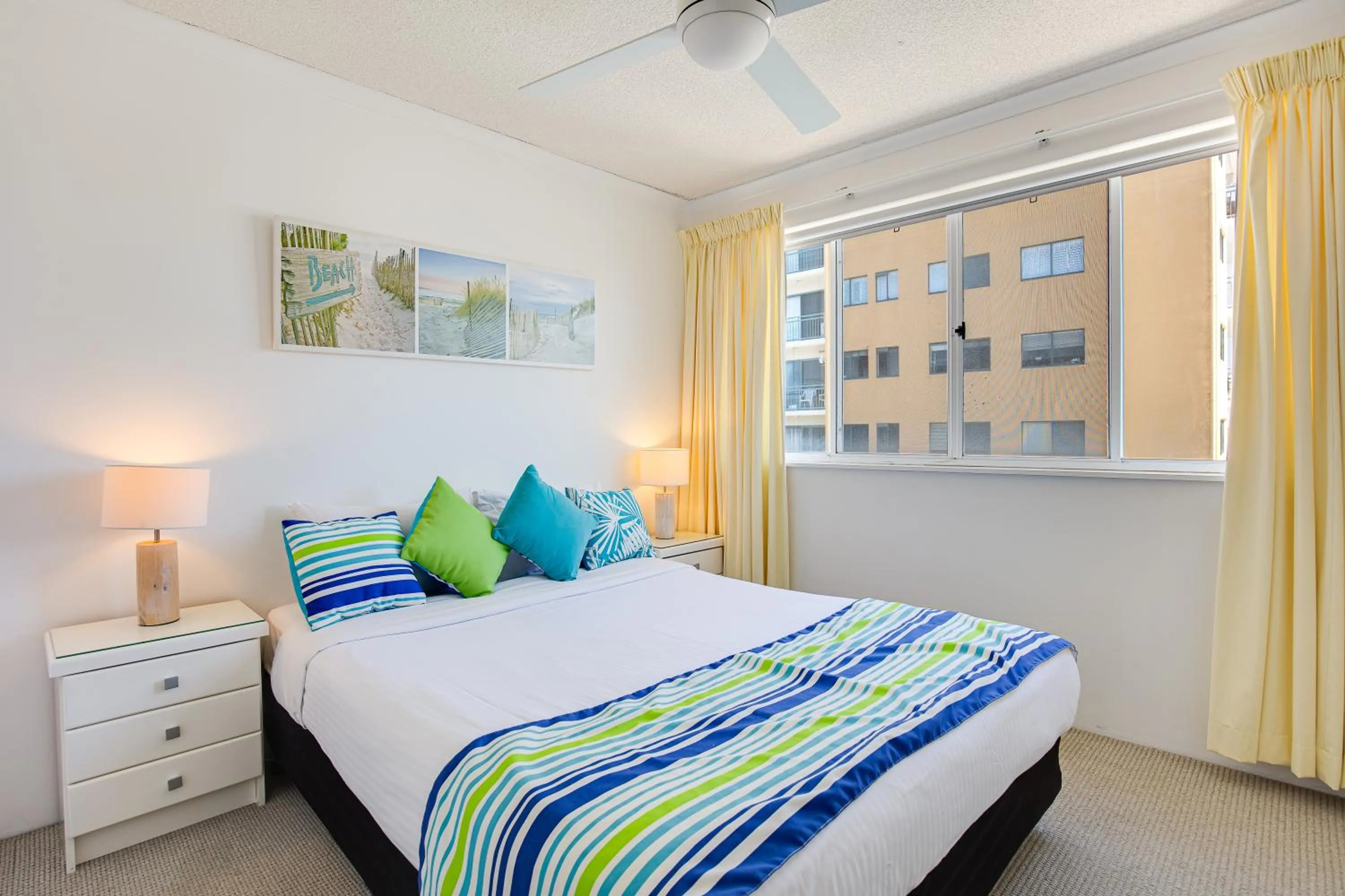 Bedroom, Bed in Coral Sea Apartments