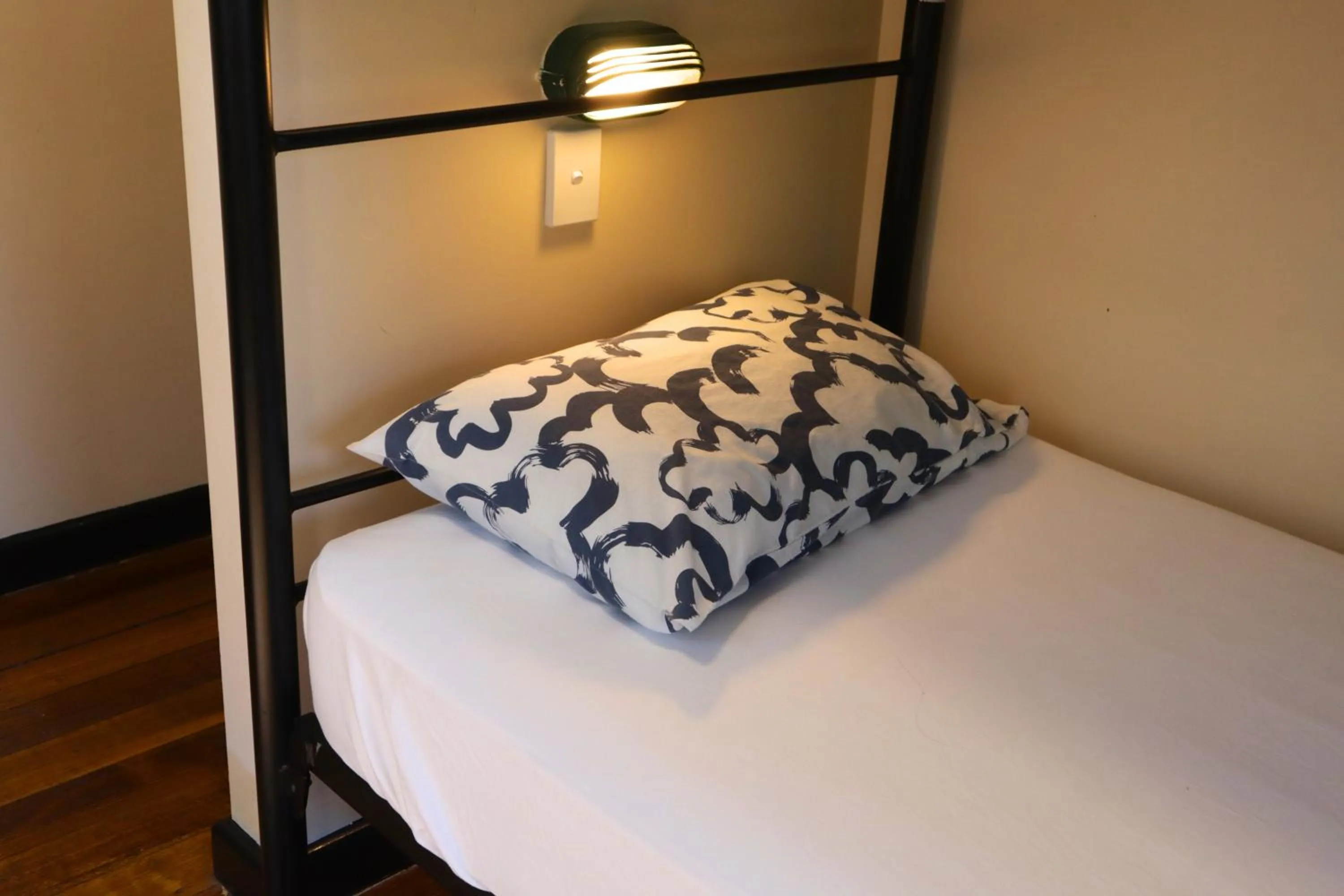 Bed in Melbourne City Backpackers