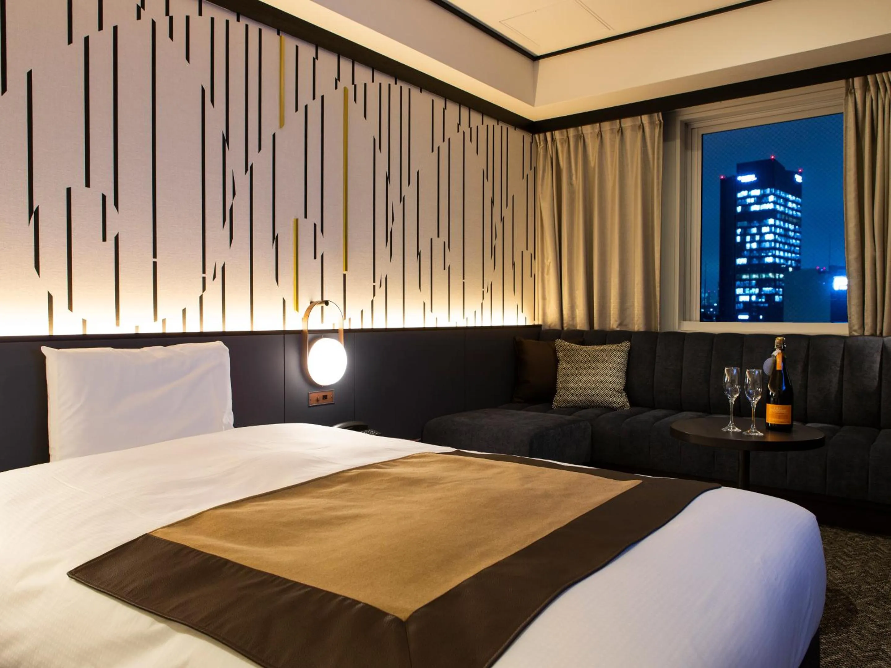 View (from property/room), Bed in Mitsui Garden Hotel Shiodome Italia-gai - Tokyo