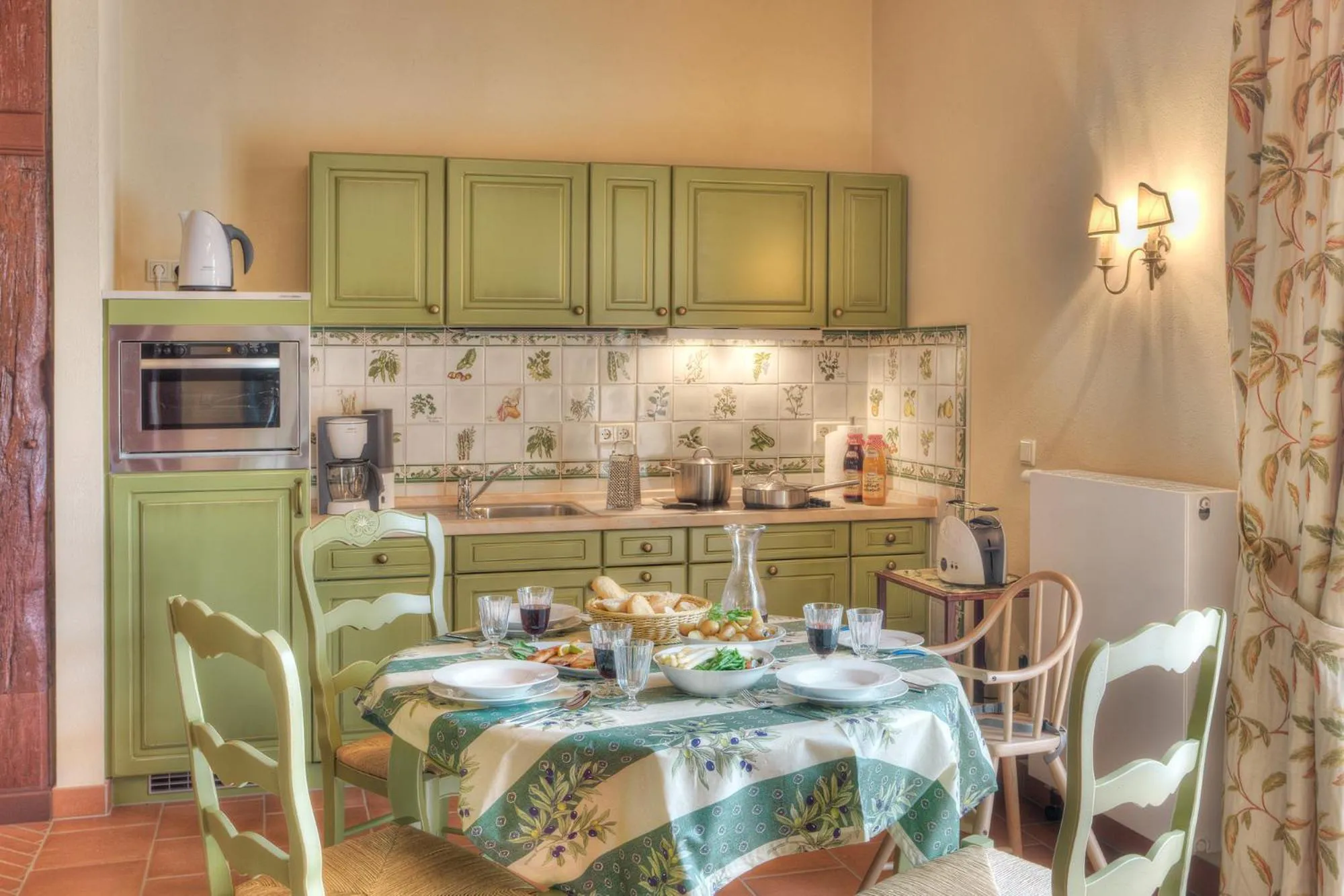 Kitchen or kitchenette in Urlaubsresidenz Marstall und Kanzlei im Schlossensemble