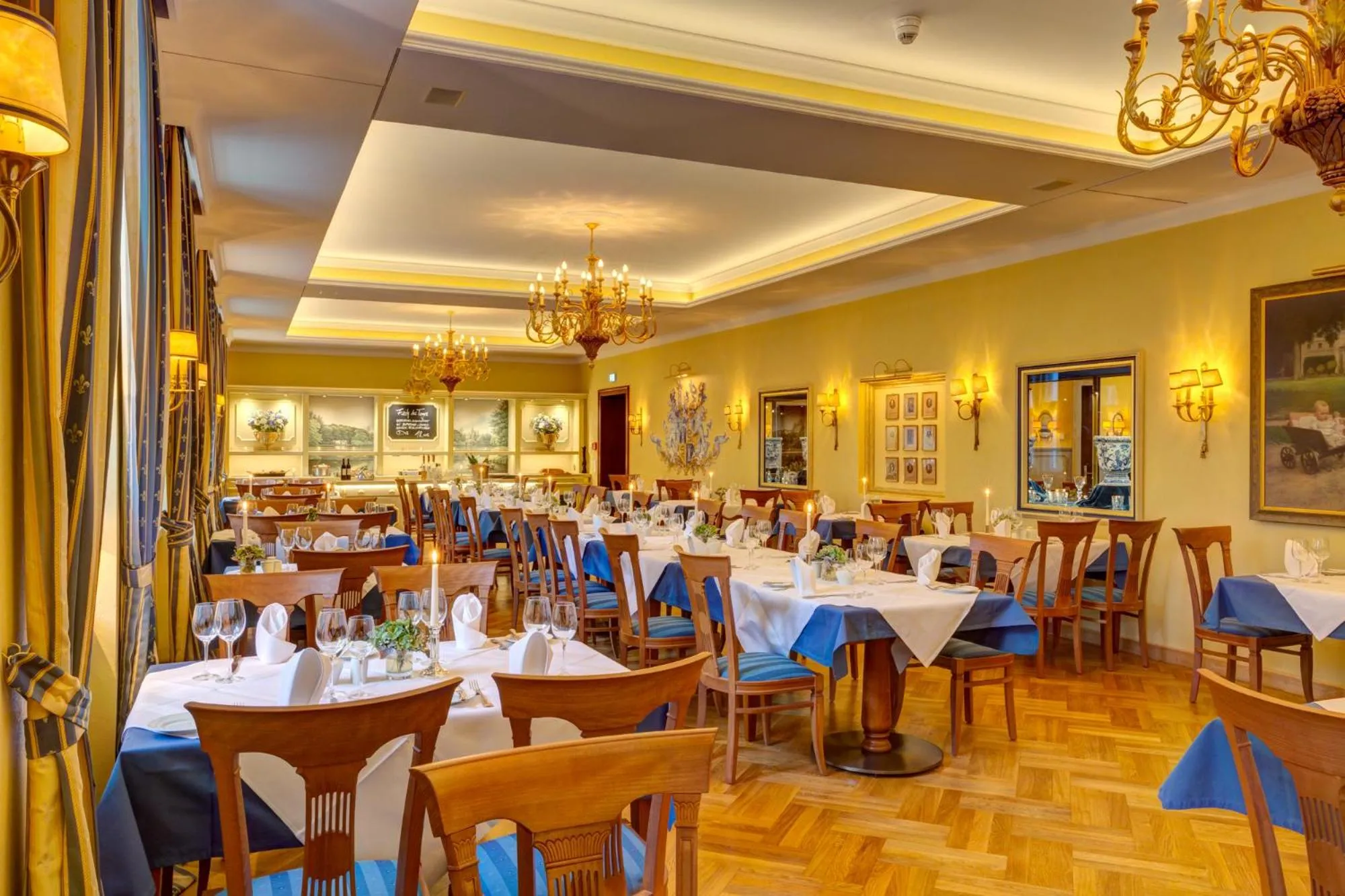 Restaurant/places to eat in Urlaubsresidenz Marstall und Kanzlei im Schlossensemble