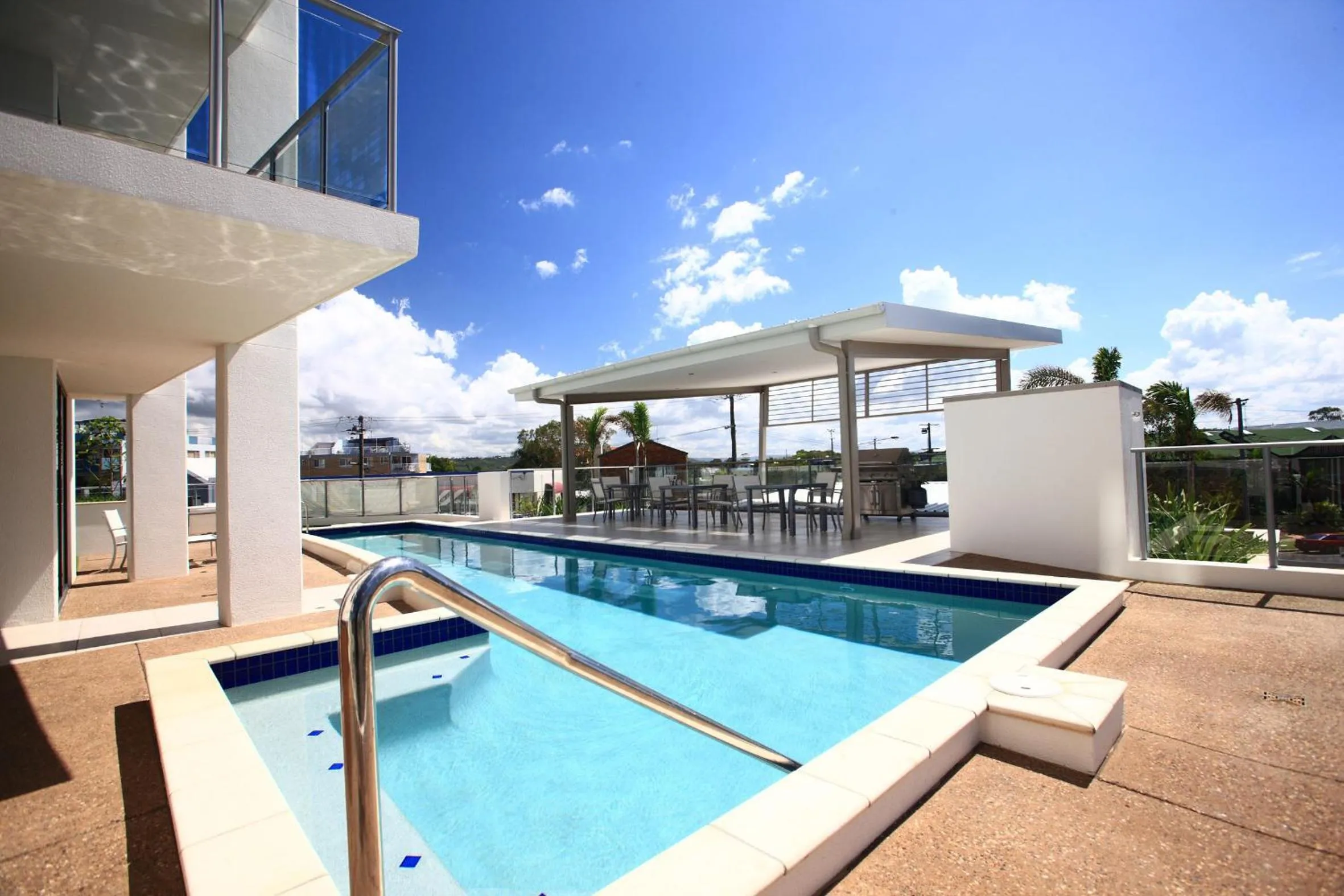 Day in Beach on Sixth