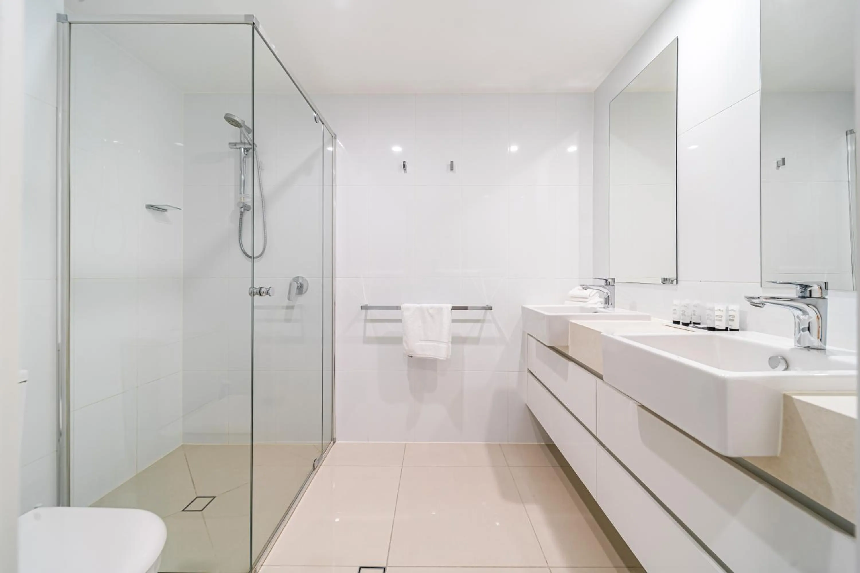 Shower in Beach on Sixth