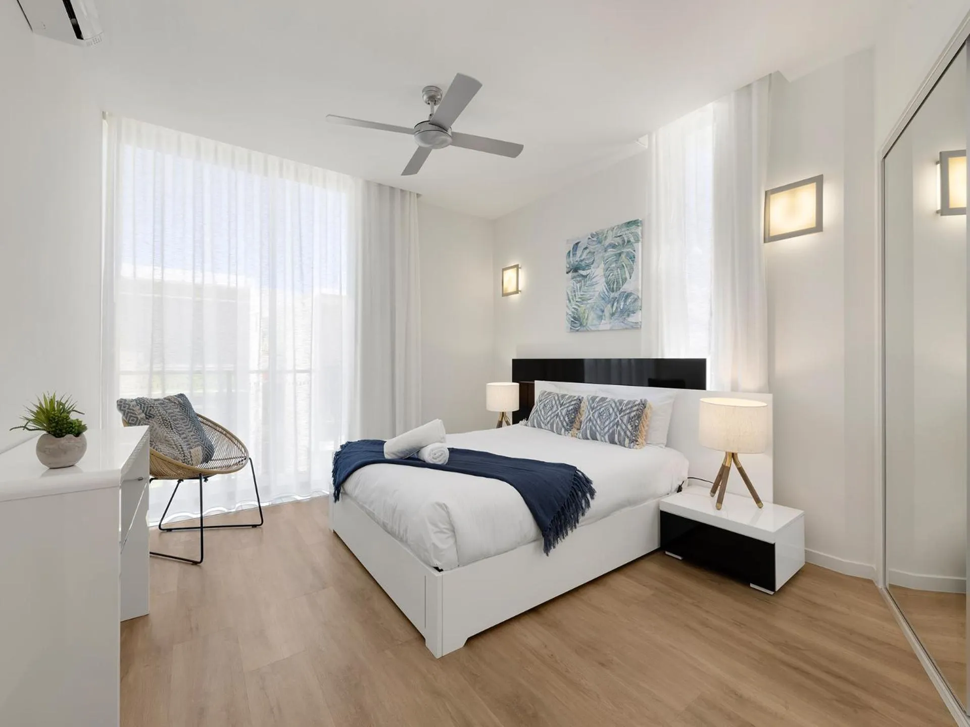 Bed in Beach on Sixth