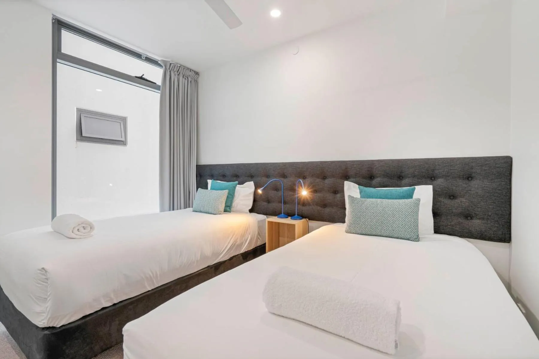 Bedroom, Bed in Beach on Sixth