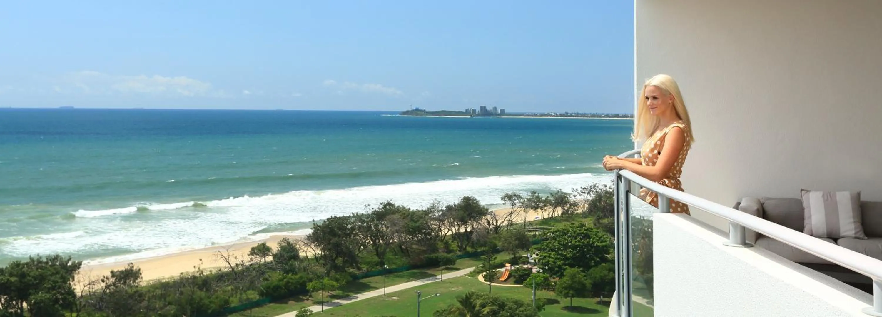 Property building in Beach on Sixth