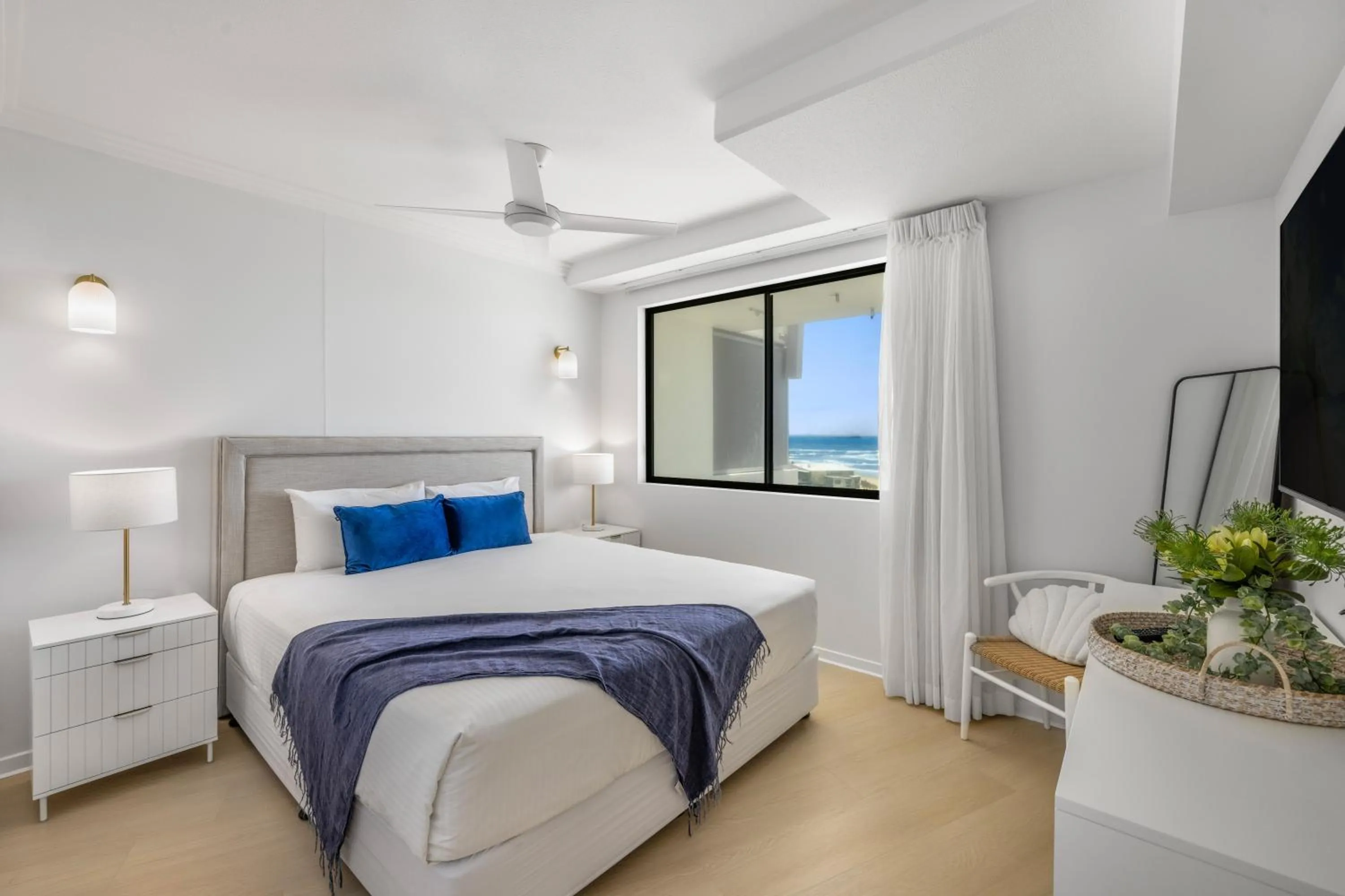 Bedroom, Bed in Beach on Sixth