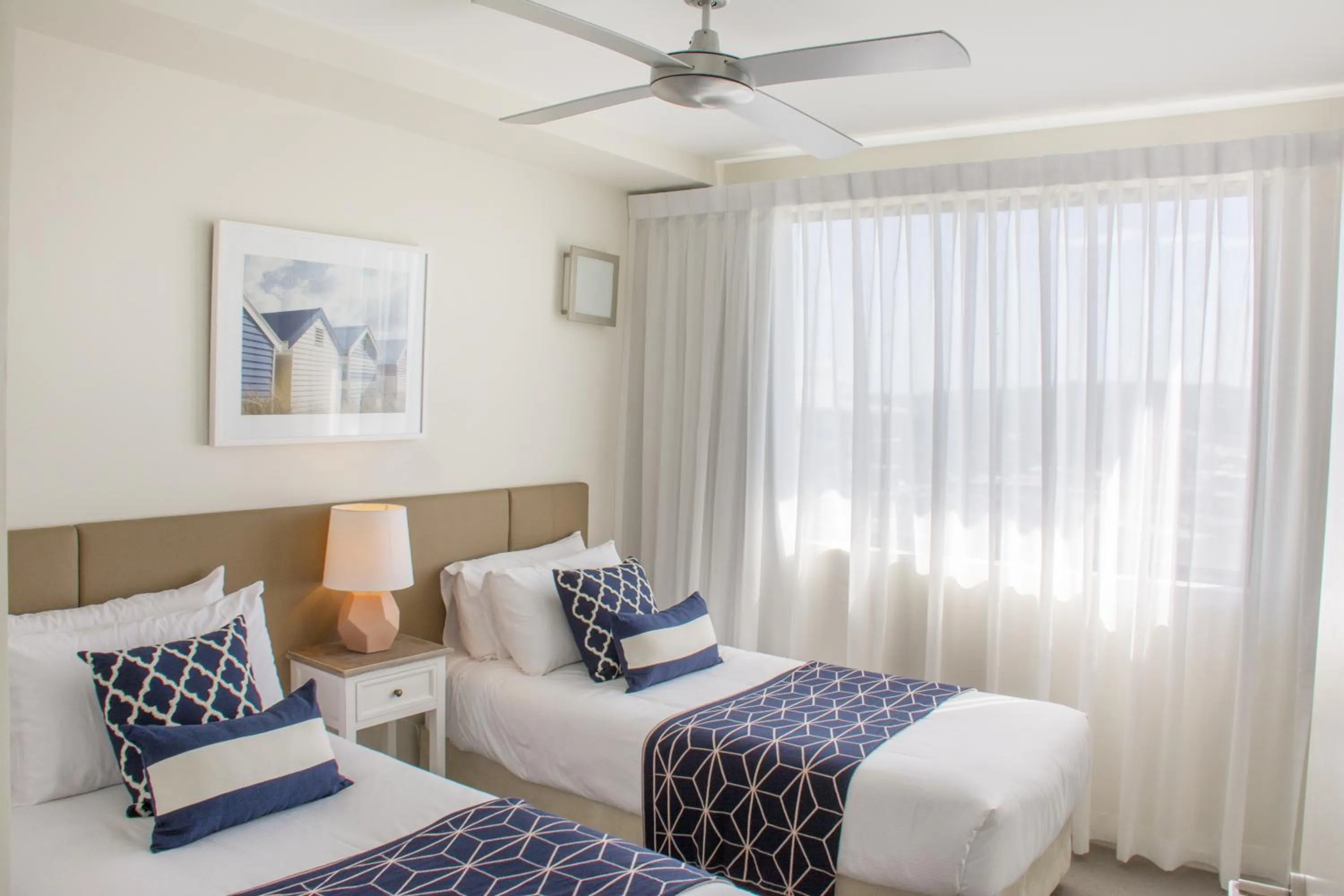 Bedroom, Bed in Beach on Sixth