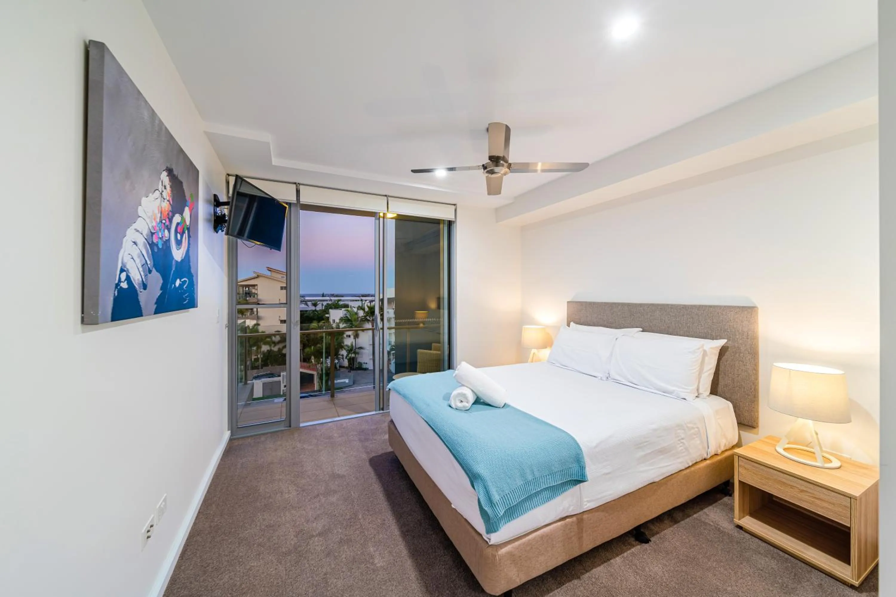 Bed in Beach on Sixth