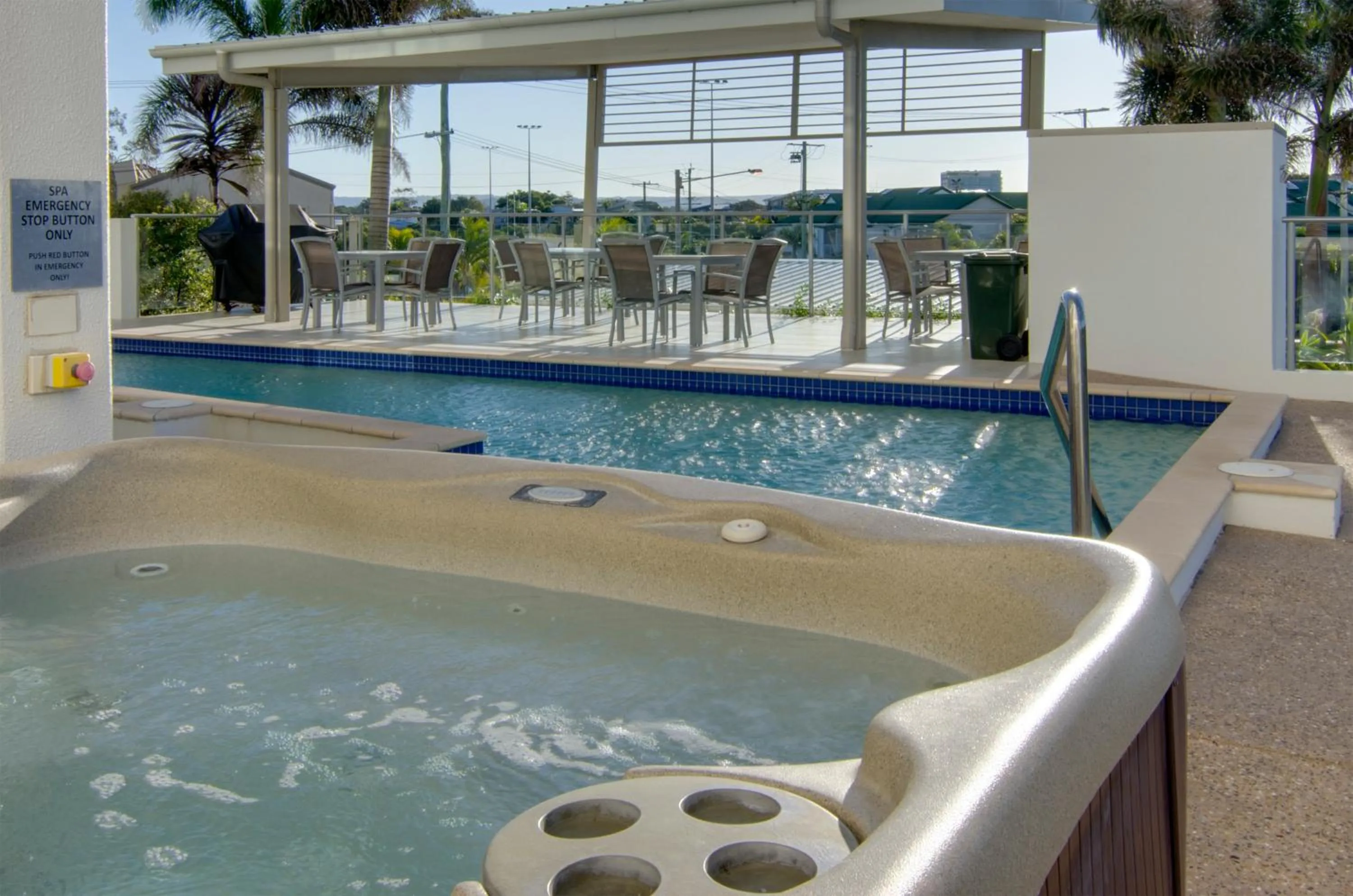 Hot Tub in Beach on Sixth