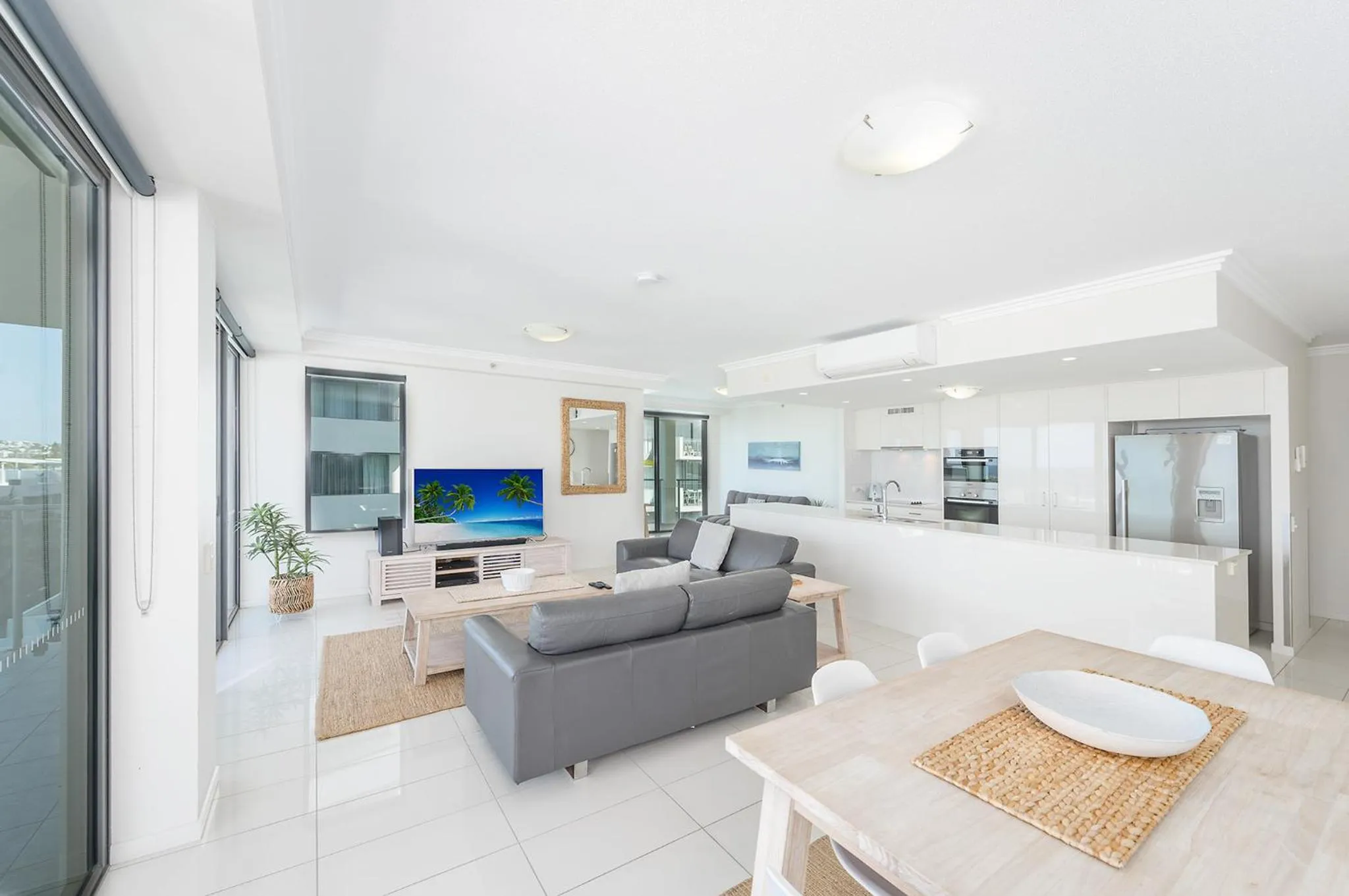 Kitchen or kitchenette in Beach on Sixth