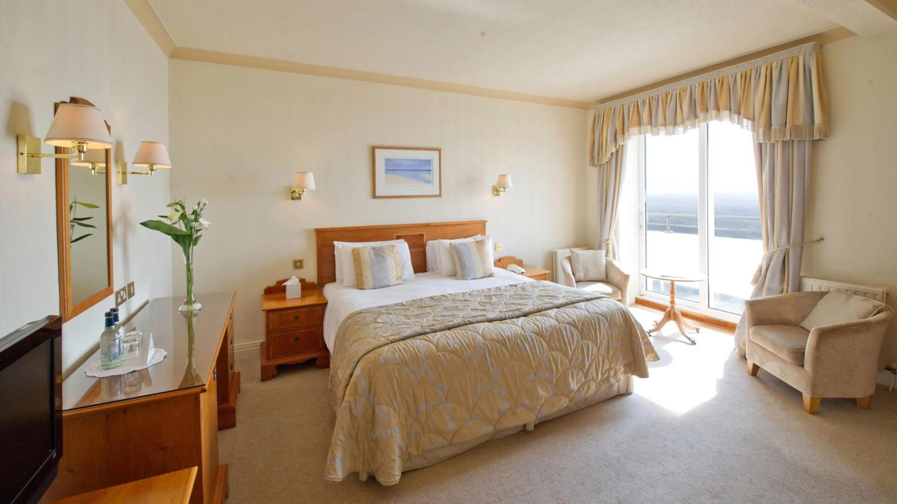 Bedroom, Bed in Saunton Sands Hotel Source Spa and Wellness