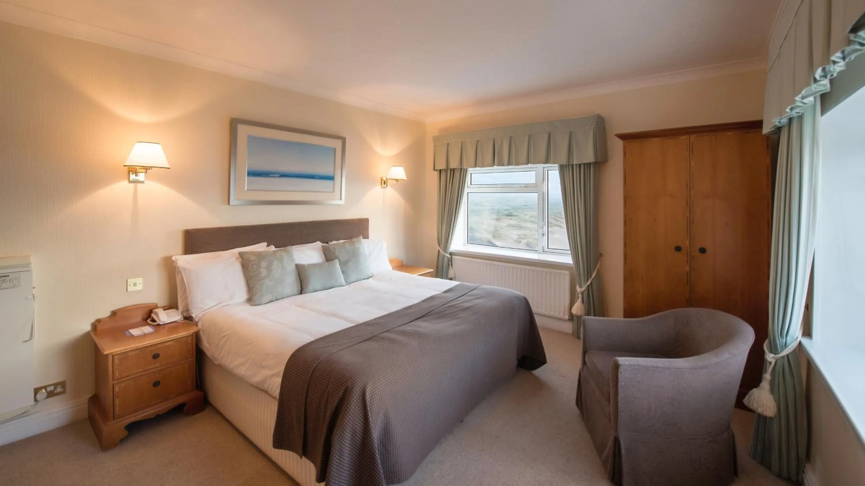 Bedroom, Bed in Saunton Sands Hotel Source Spa and Wellness