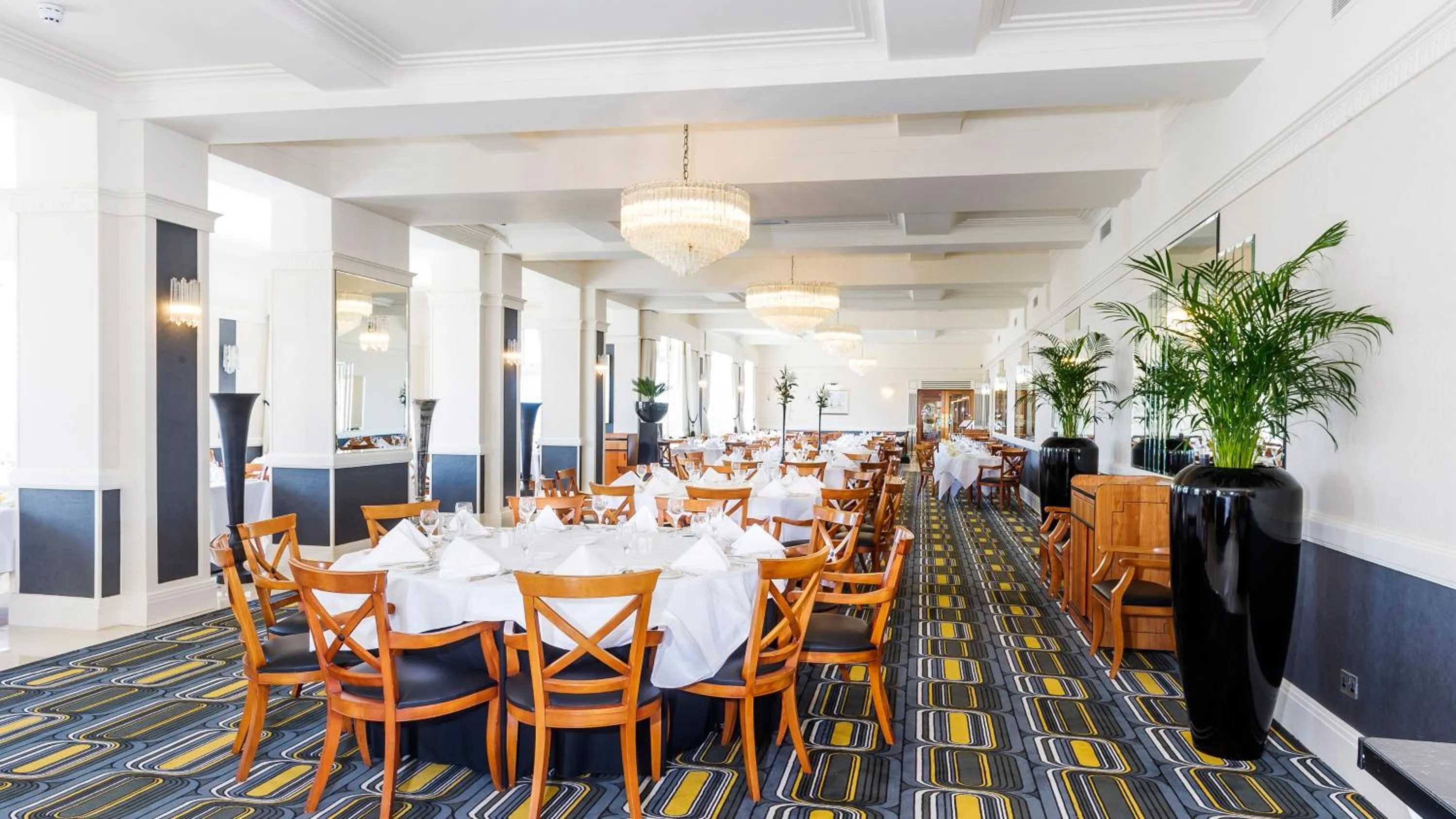 Dining area in Saunton Sands Hotel Source Spa and Wellness