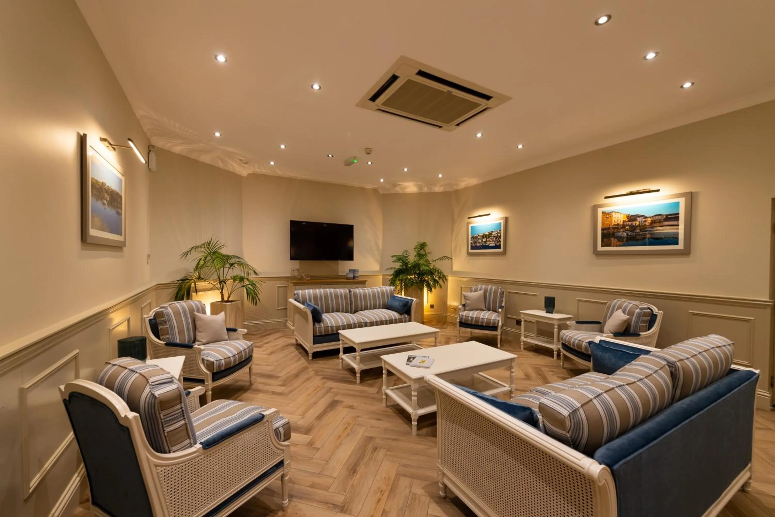 Lounge or bar in The Royal Duchy Hotel