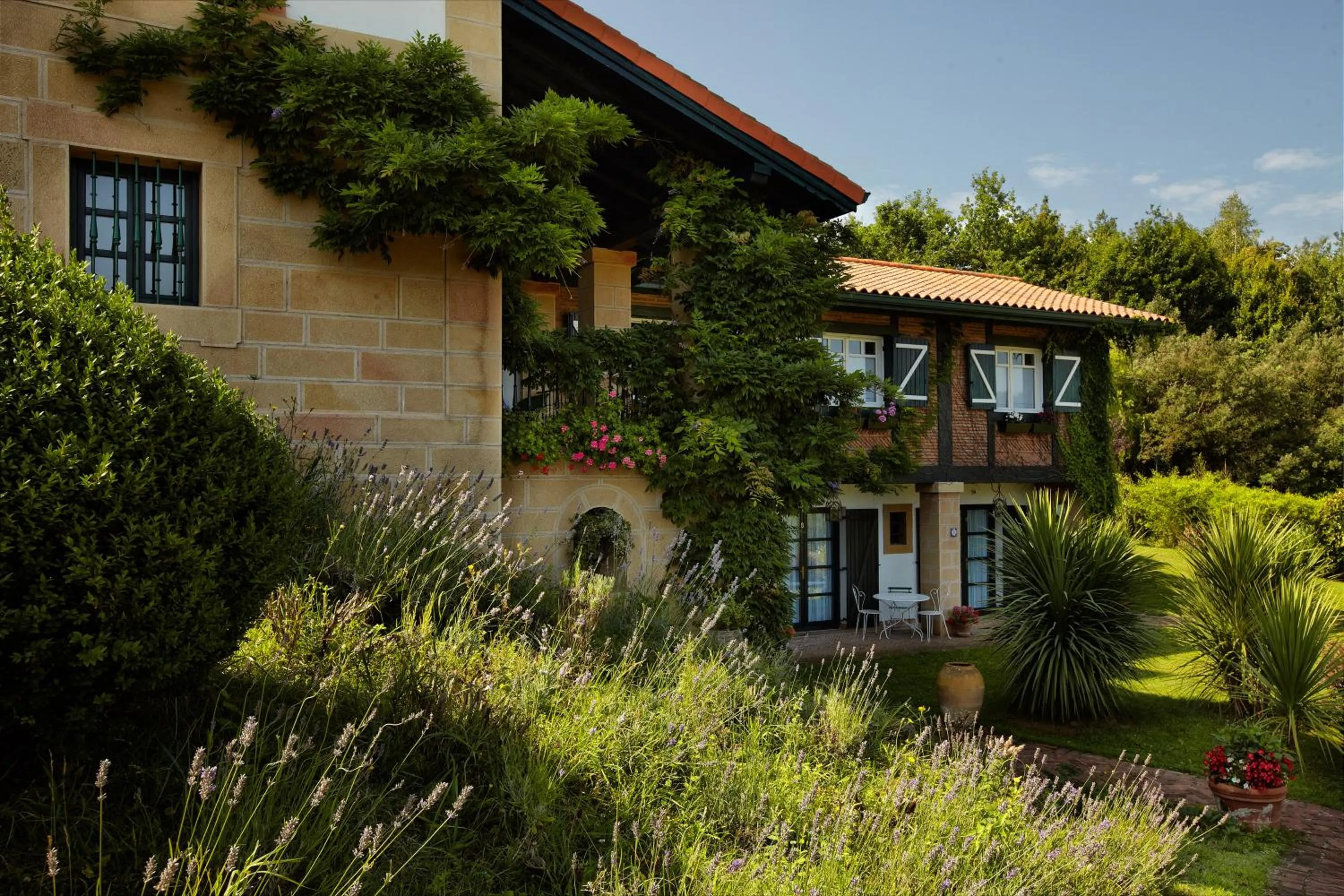 Property building in Hotel Ibarra Zalla