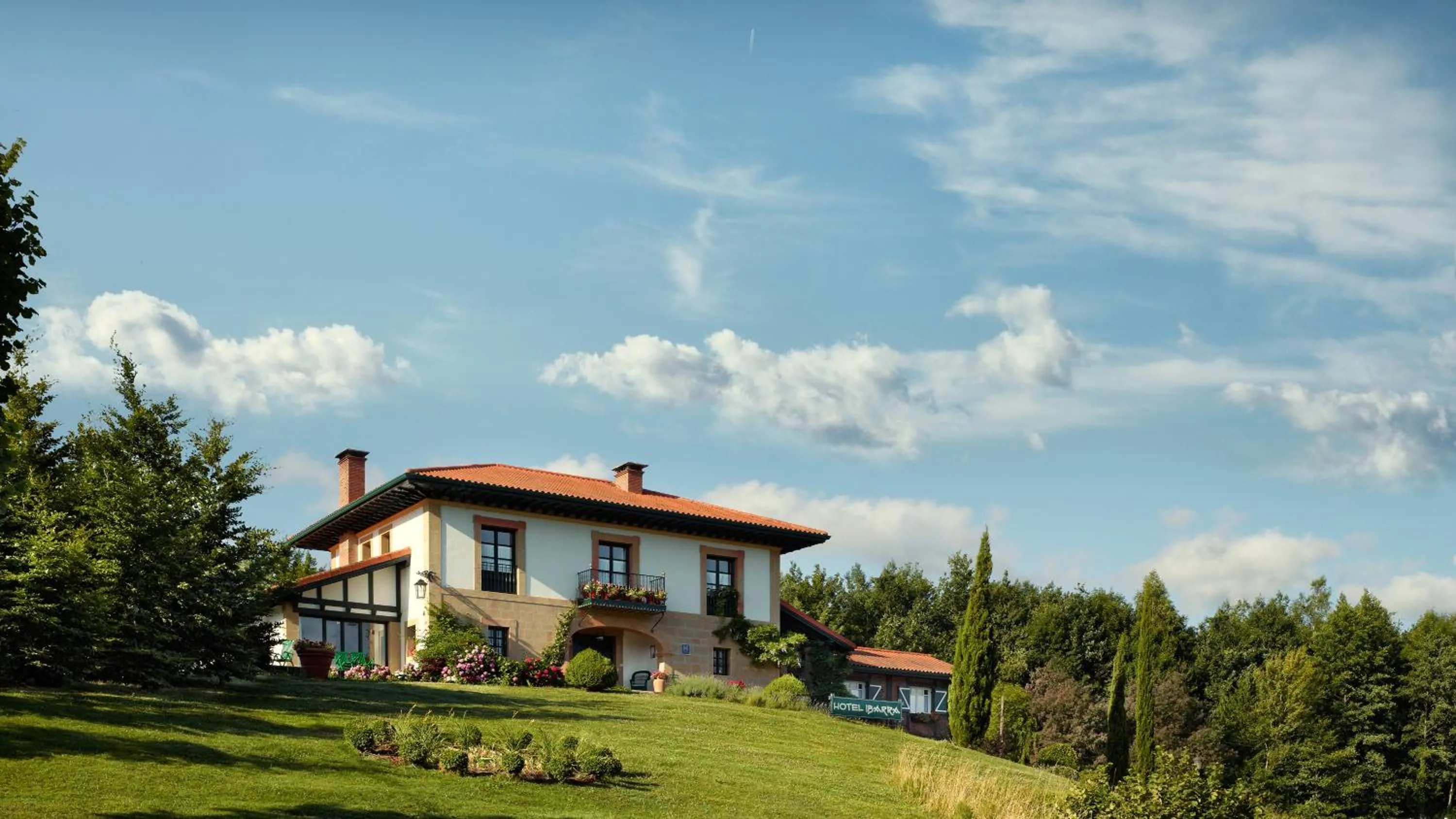 Property building in Hotel Ibarra Zalla