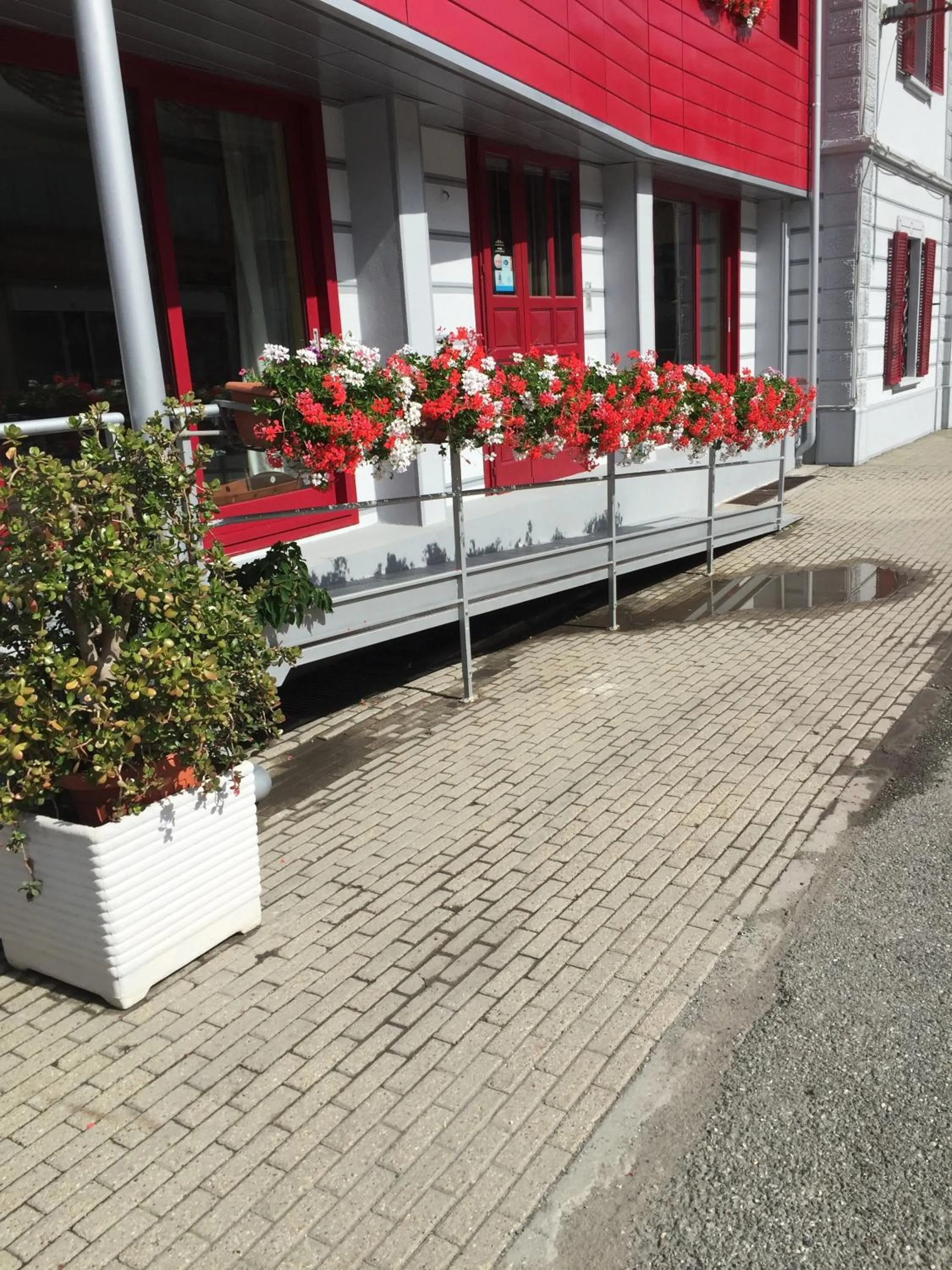 Facade/entrance in Hotel Chaberton