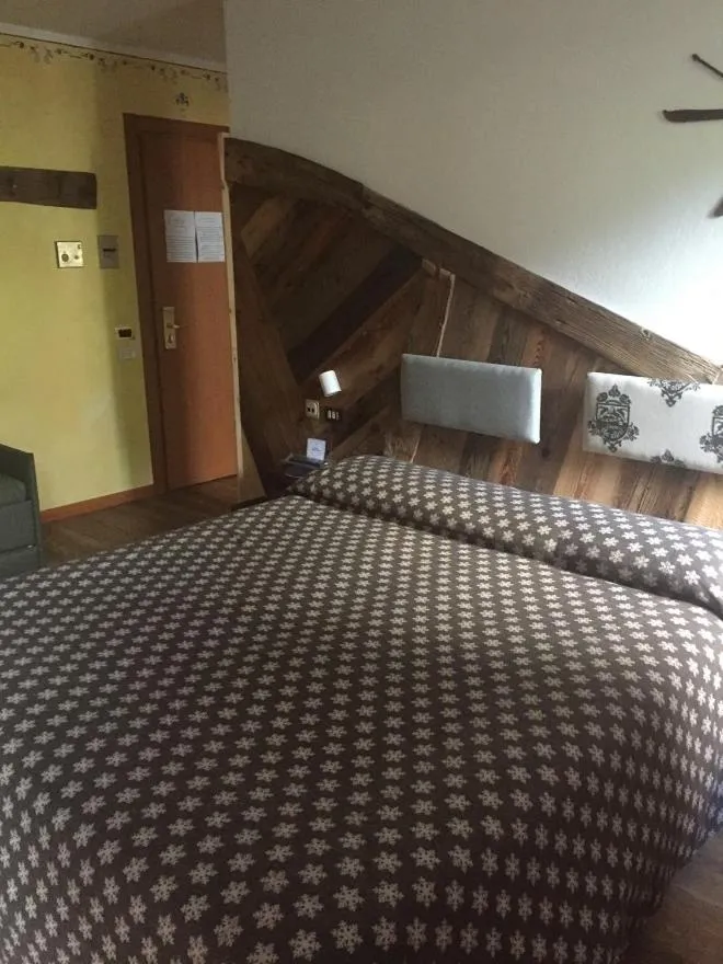 Bed in Hotel Chaberton