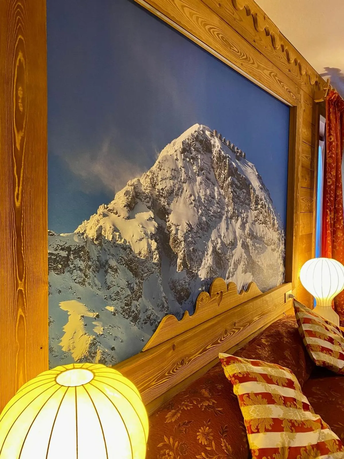 Bed in Hotel Chaberton