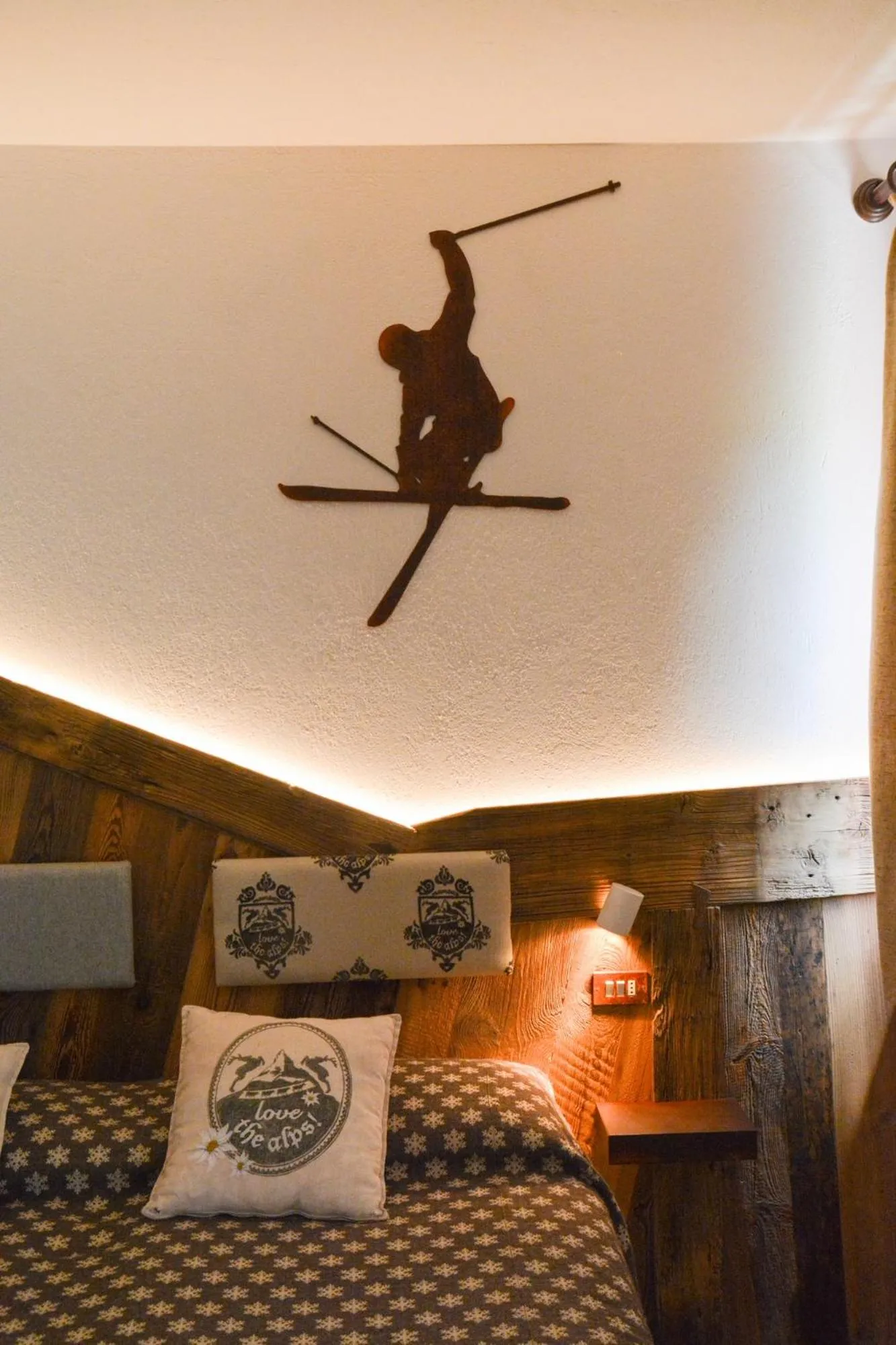 Bed in Hotel Chaberton