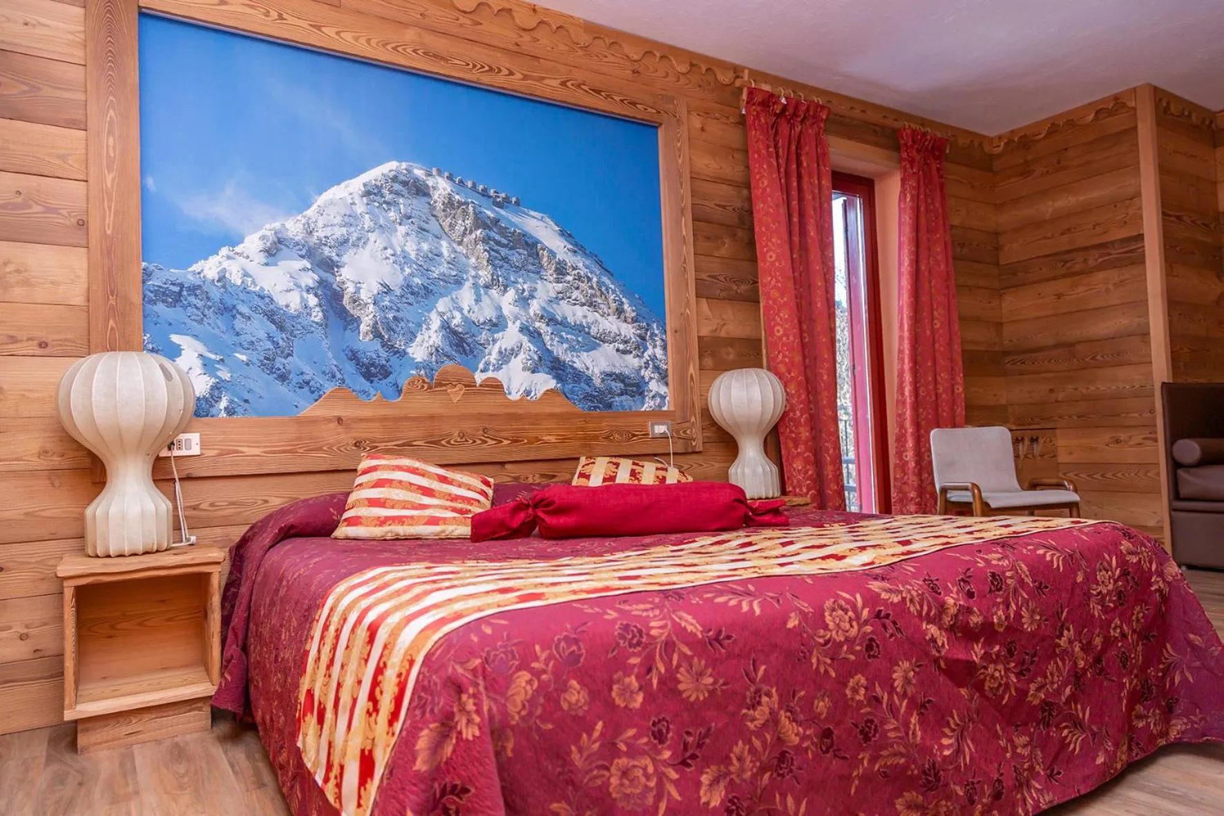 Bed in Hotel Chaberton