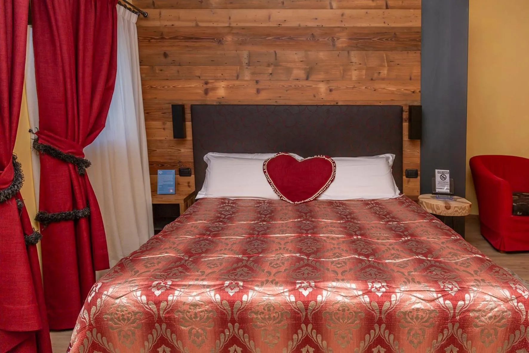 Bed in Hotel Chaberton