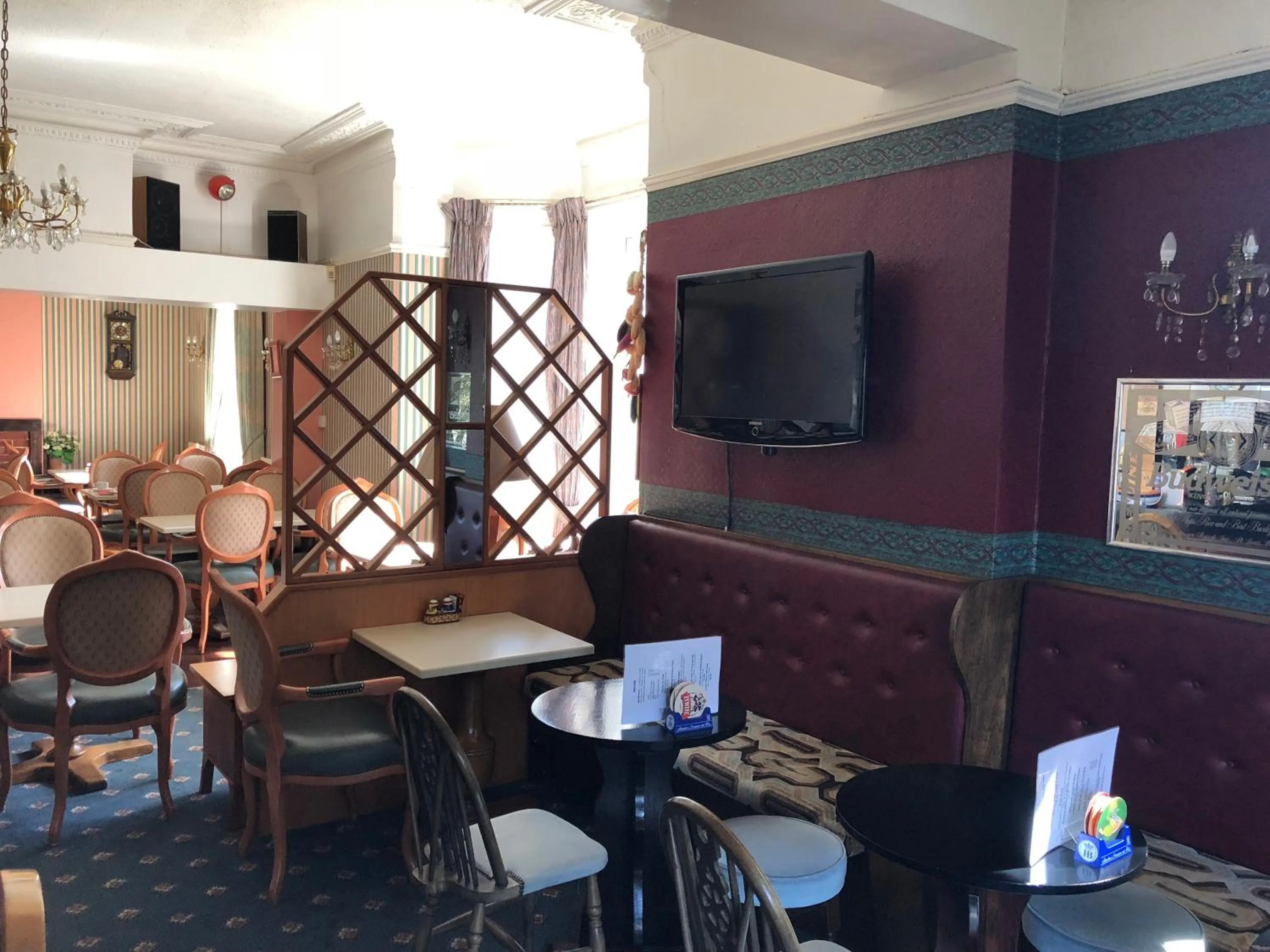 Food and drinks in Chad Hill Hotel