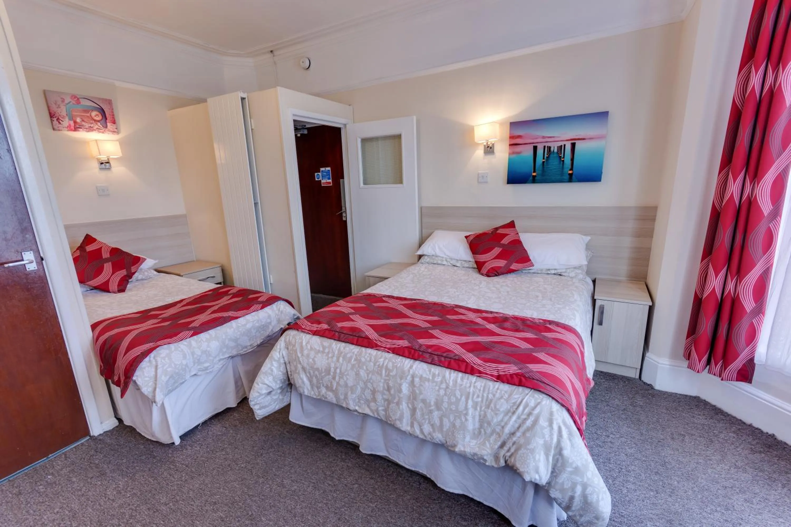 Bedroom, Bed in The Sportsview Guest House