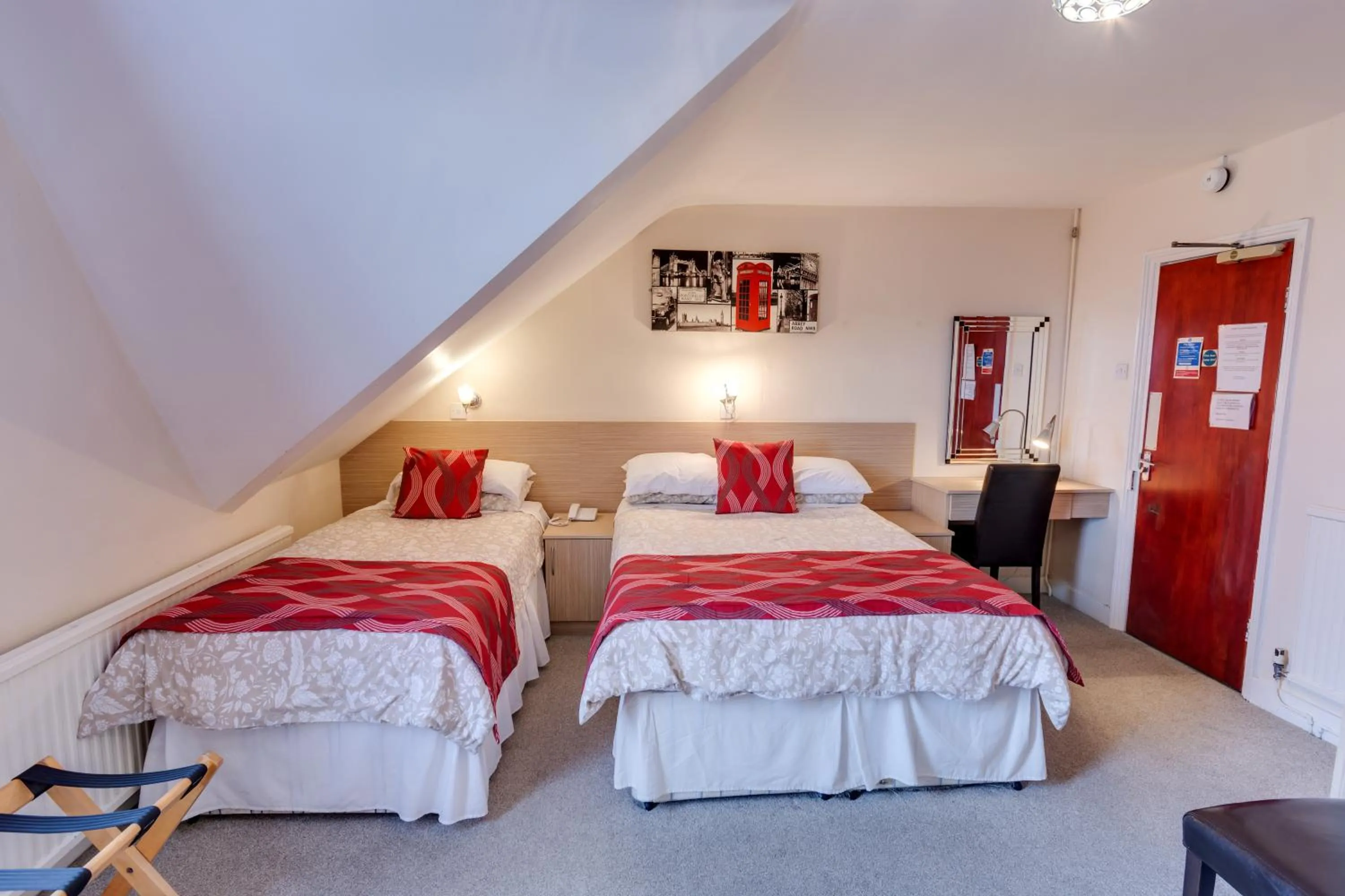 Bedroom, Bed in The Sportsview Guest House