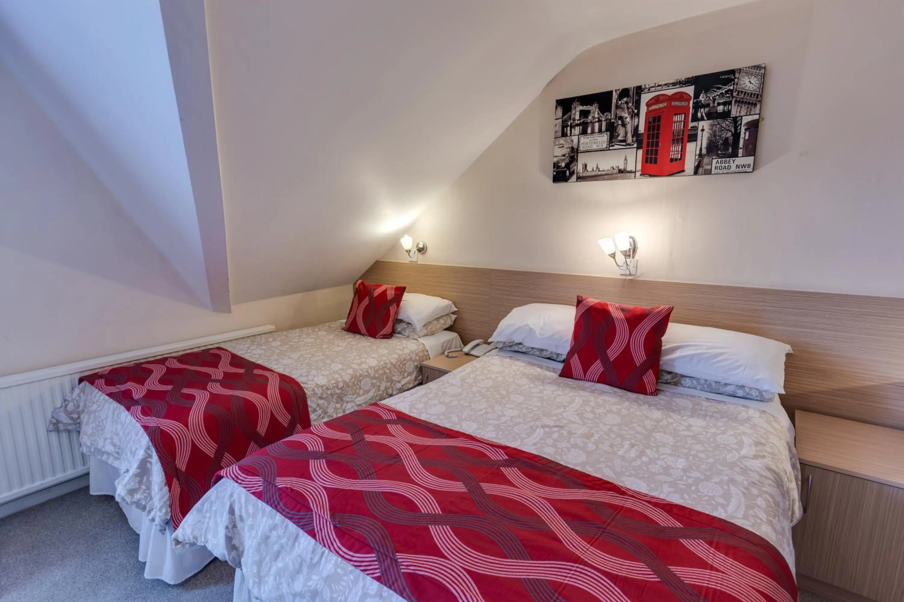 Bedroom, Bed in The Sportsview Guest House