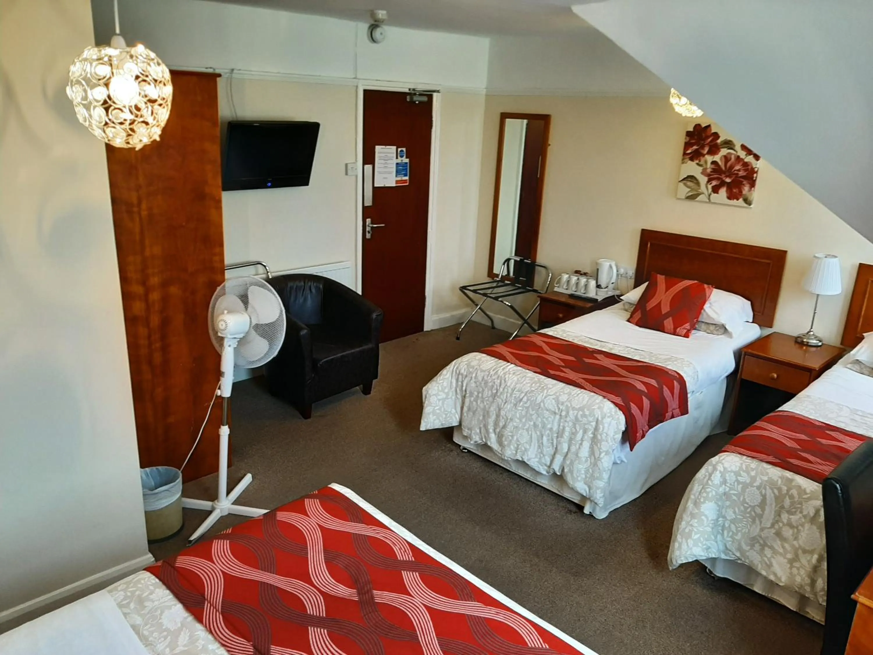 Photo of the whole room, Bed in The Sportsview Guest House