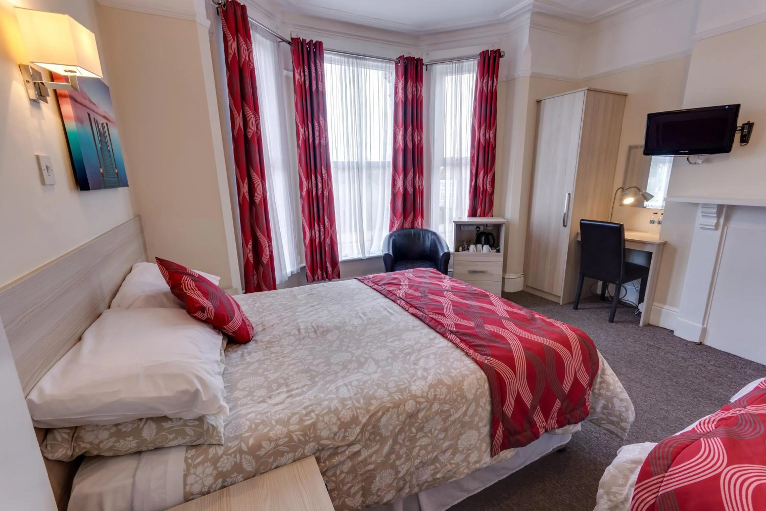 Bedroom, Bed in The Sportsview Guest House