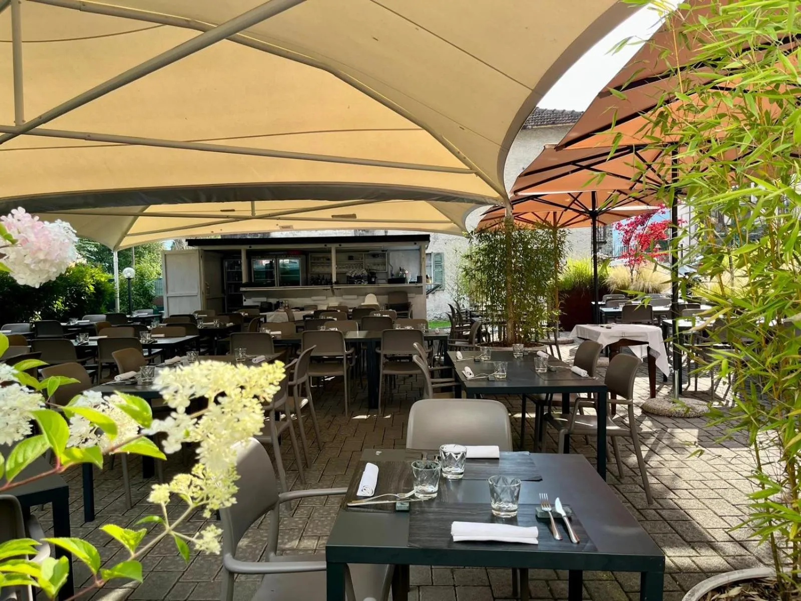 Restaurant/places to eat in Spluga "Relax & Apartaments" by Alfio Colombo