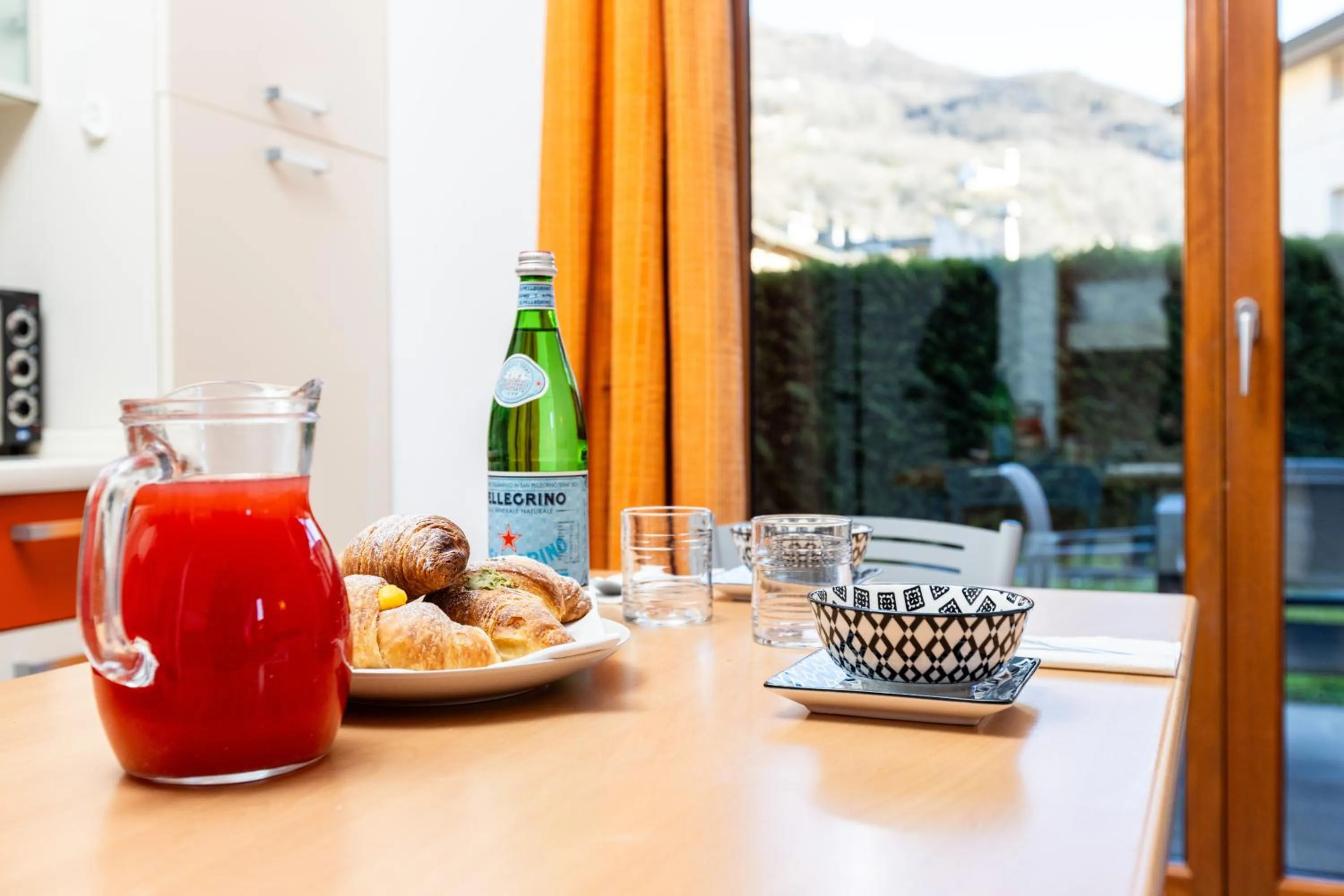 Dining area in Spluga "Relax & Apartaments" by Alfio Colombo