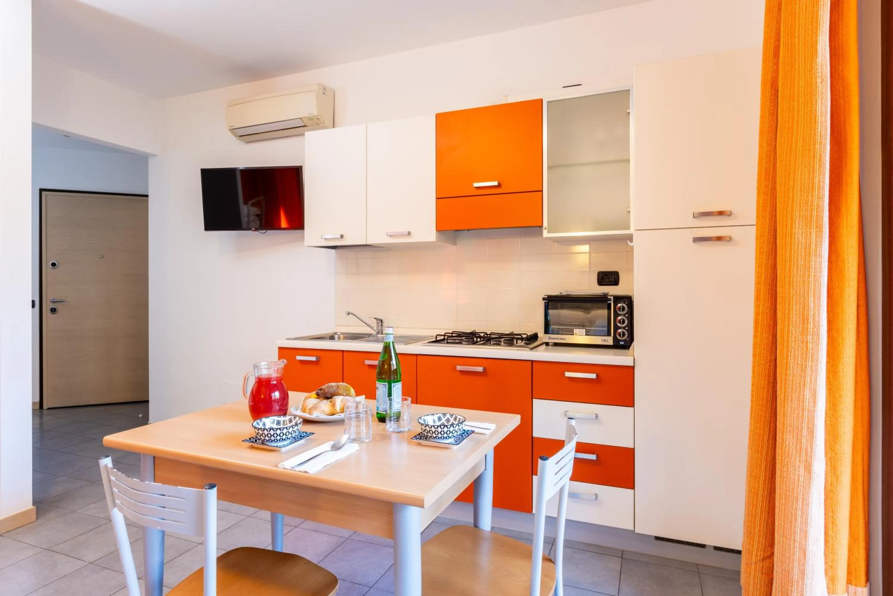 Kitchen or kitchenette in Spluga "Relax & Apartaments" by Alfio Colombo