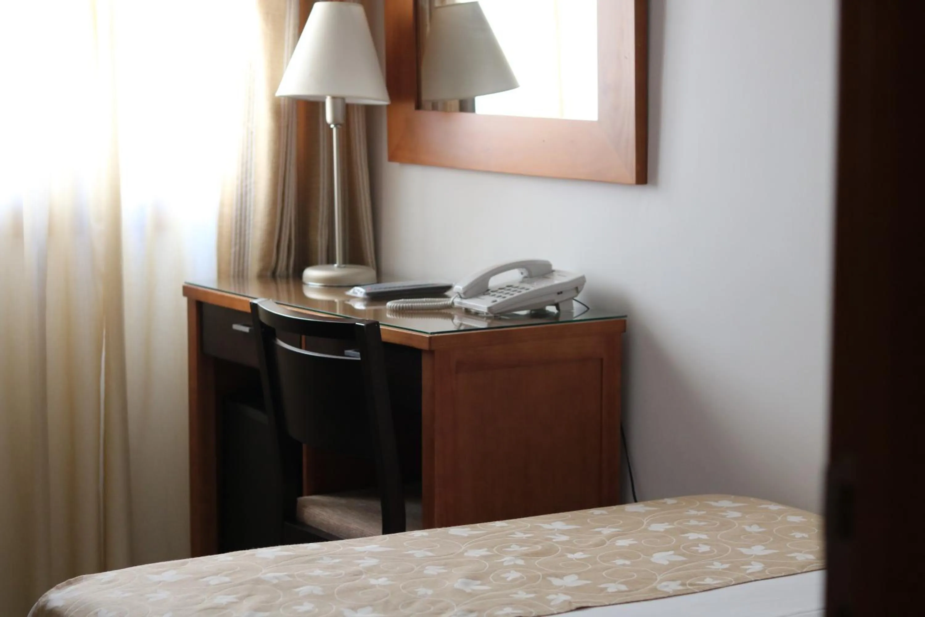 Photo of the whole room, Bed in Hotel Restaurante Blanco y Verde