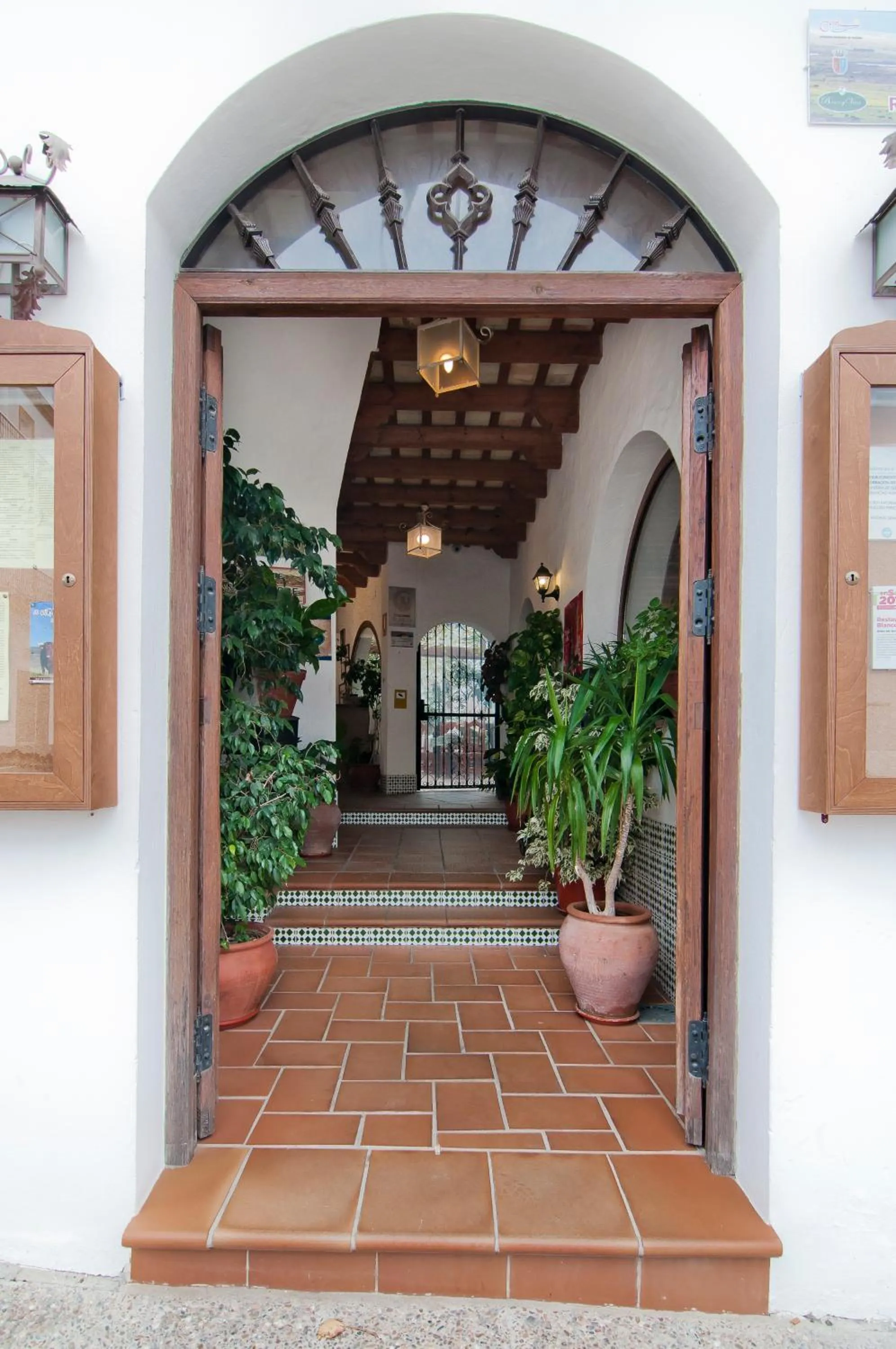 Facade/entrance in Hotel Restaurante Blanco y Verde