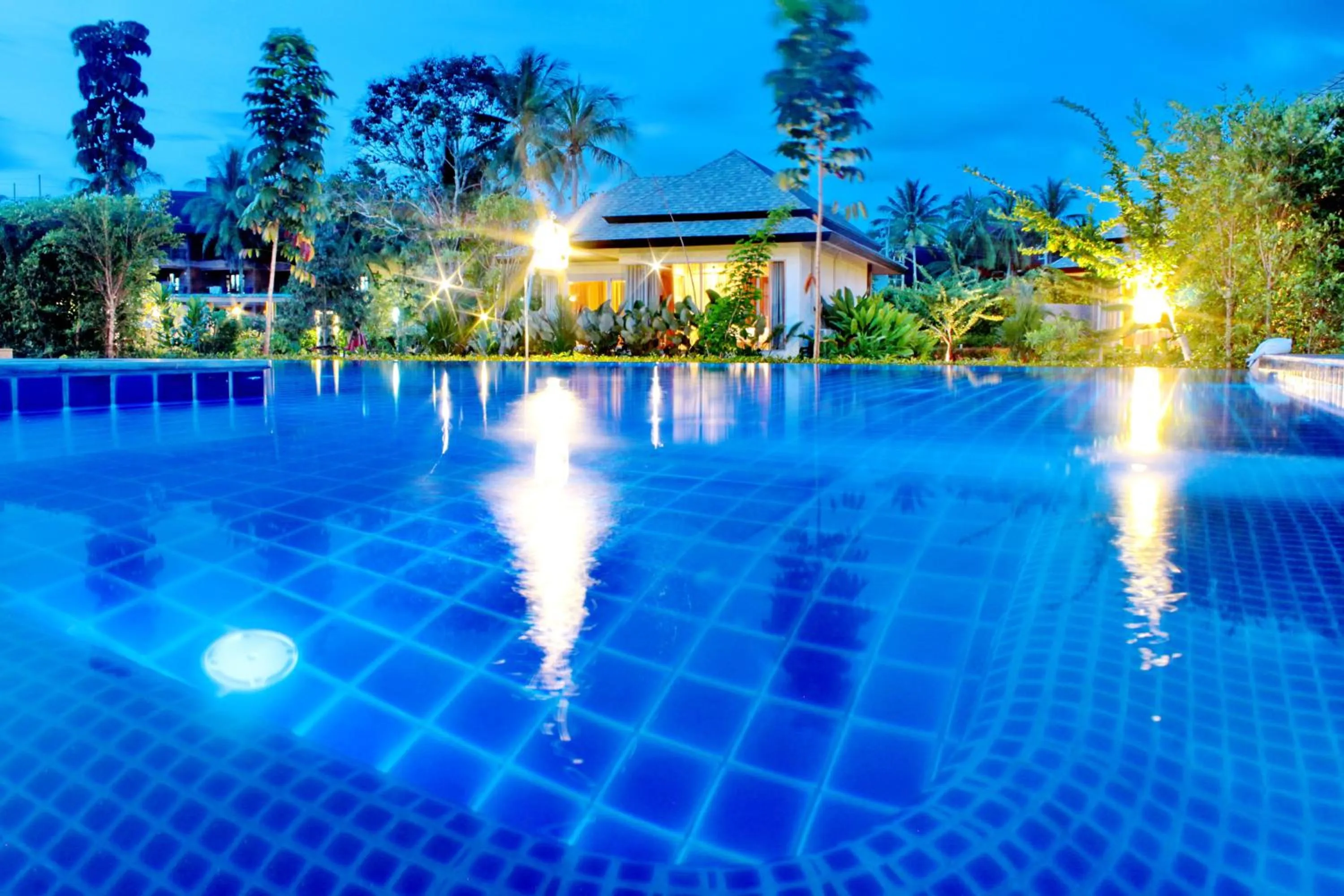 Swimming pool in Perennial Resort