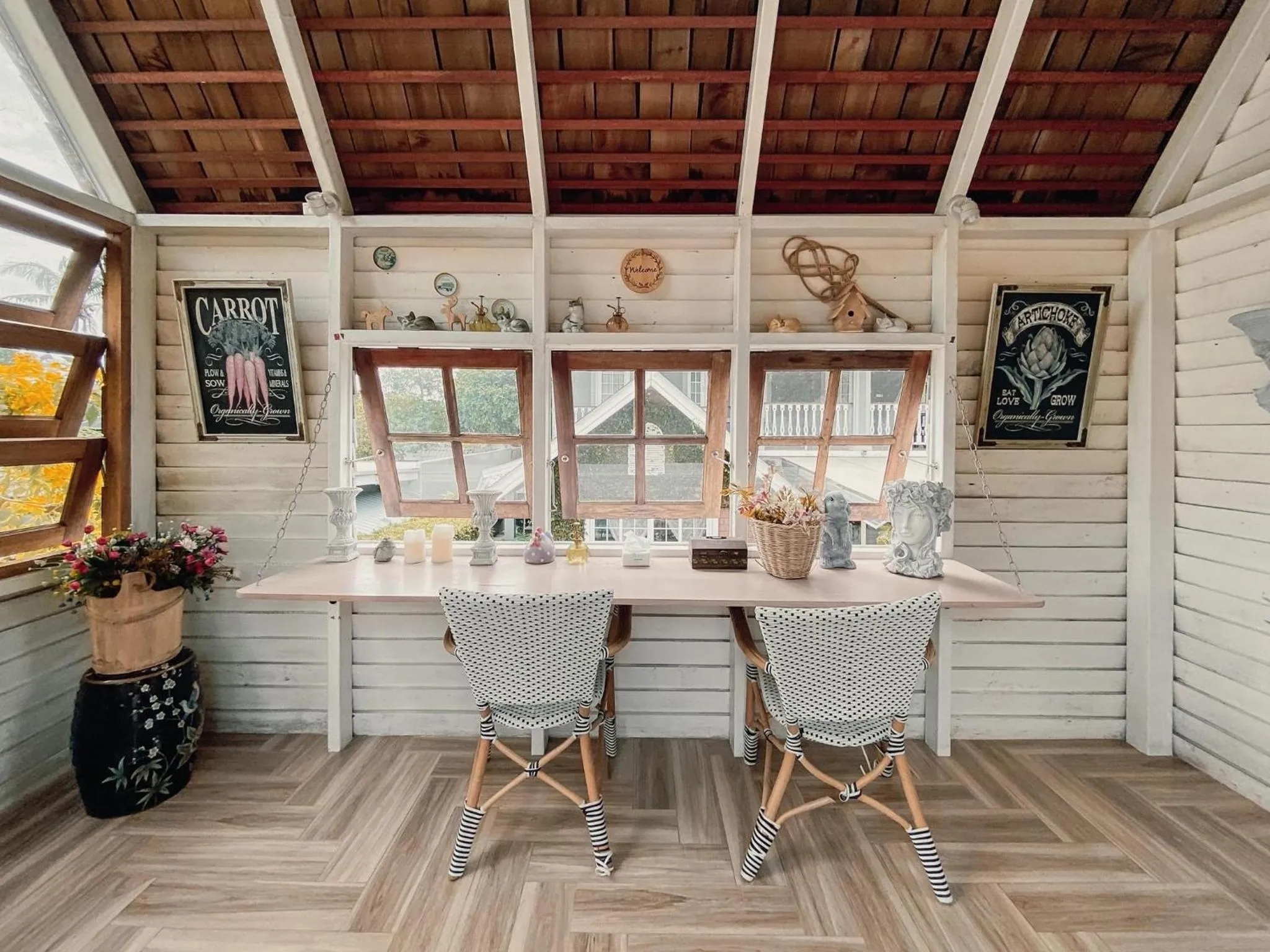 Dining area in Perennial Resort