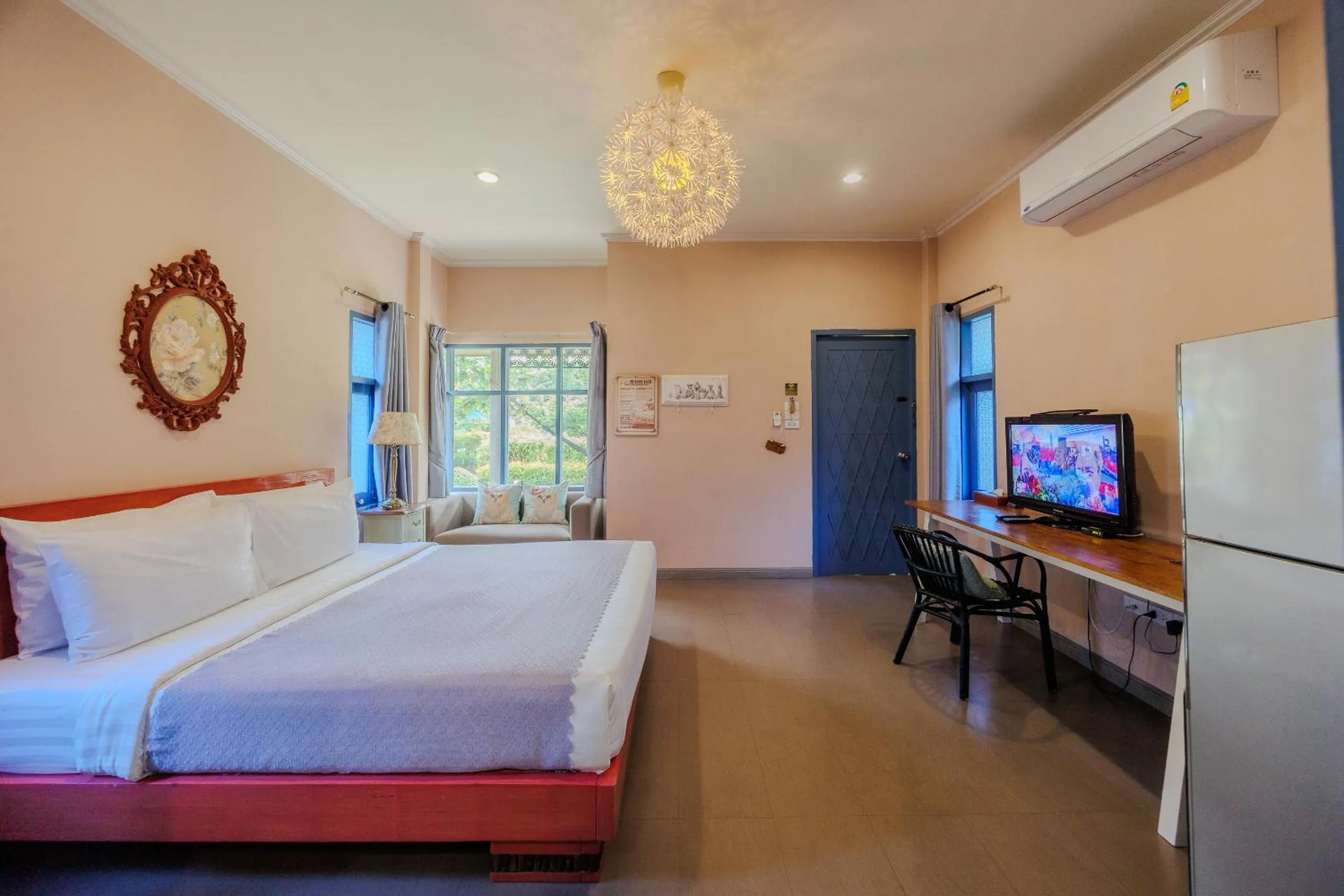Bedroom, Bed in Perennial Resort